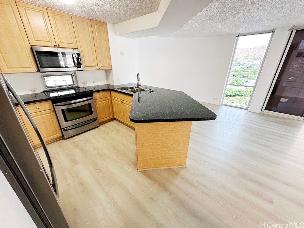 1212 Nuuanu Avenue 1401 Property Photo 2