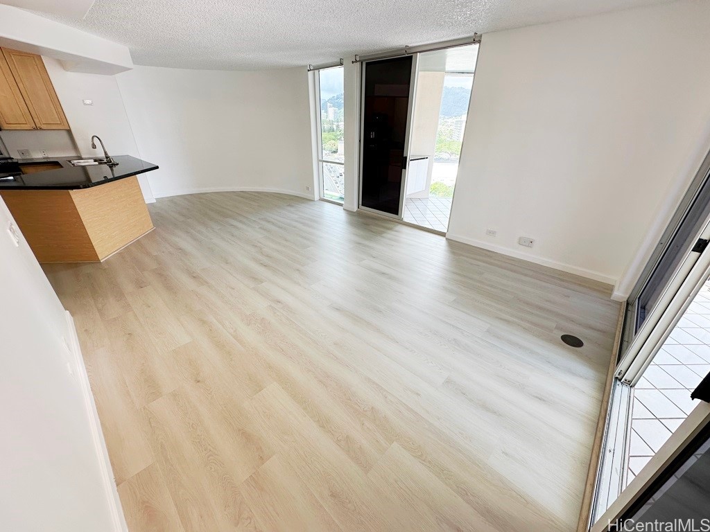 1212 Nuuanu Avenue 1401 Property Photo 4