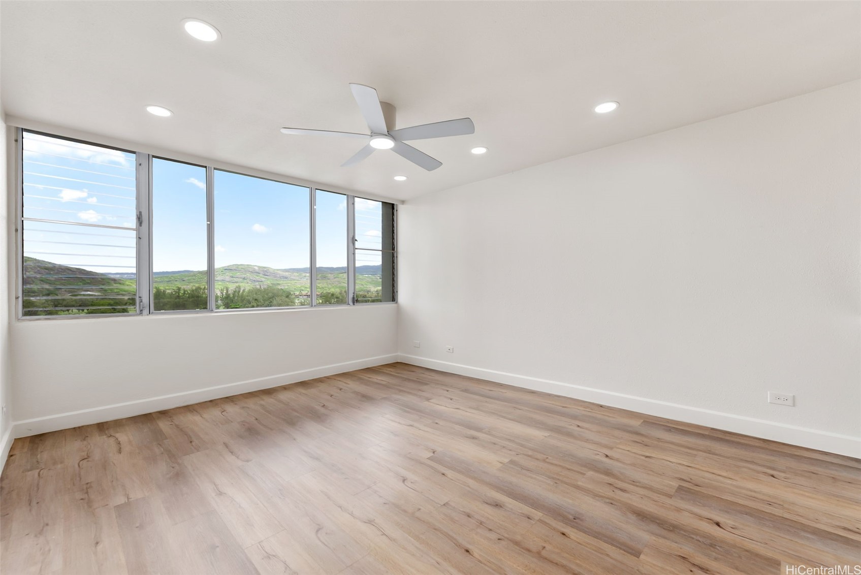 5210 Likini Street 706 Property Photo 2