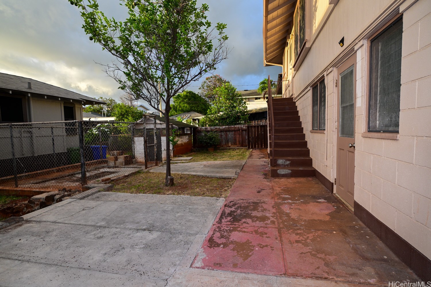 932 10th Avenue Property Photo 4