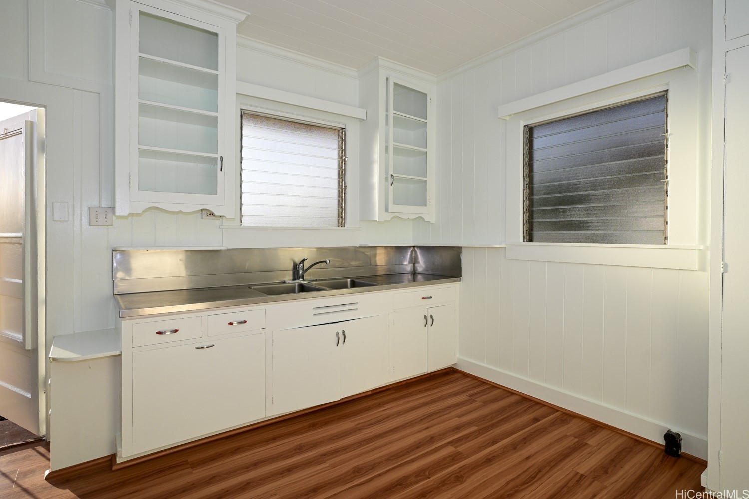 932 10th Avenue Property Photo 15