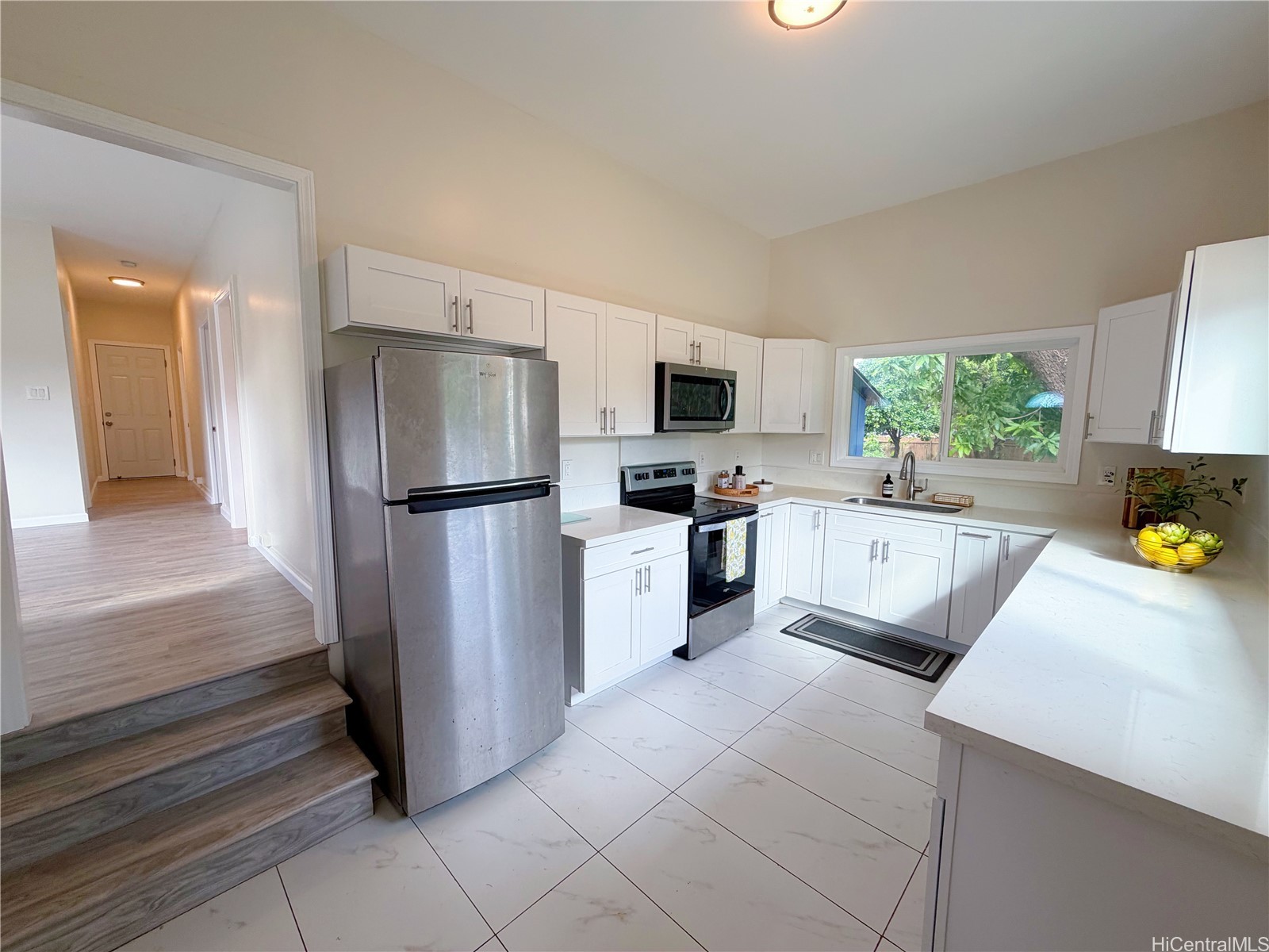 94-111 Pahu Street D Property Photo 1