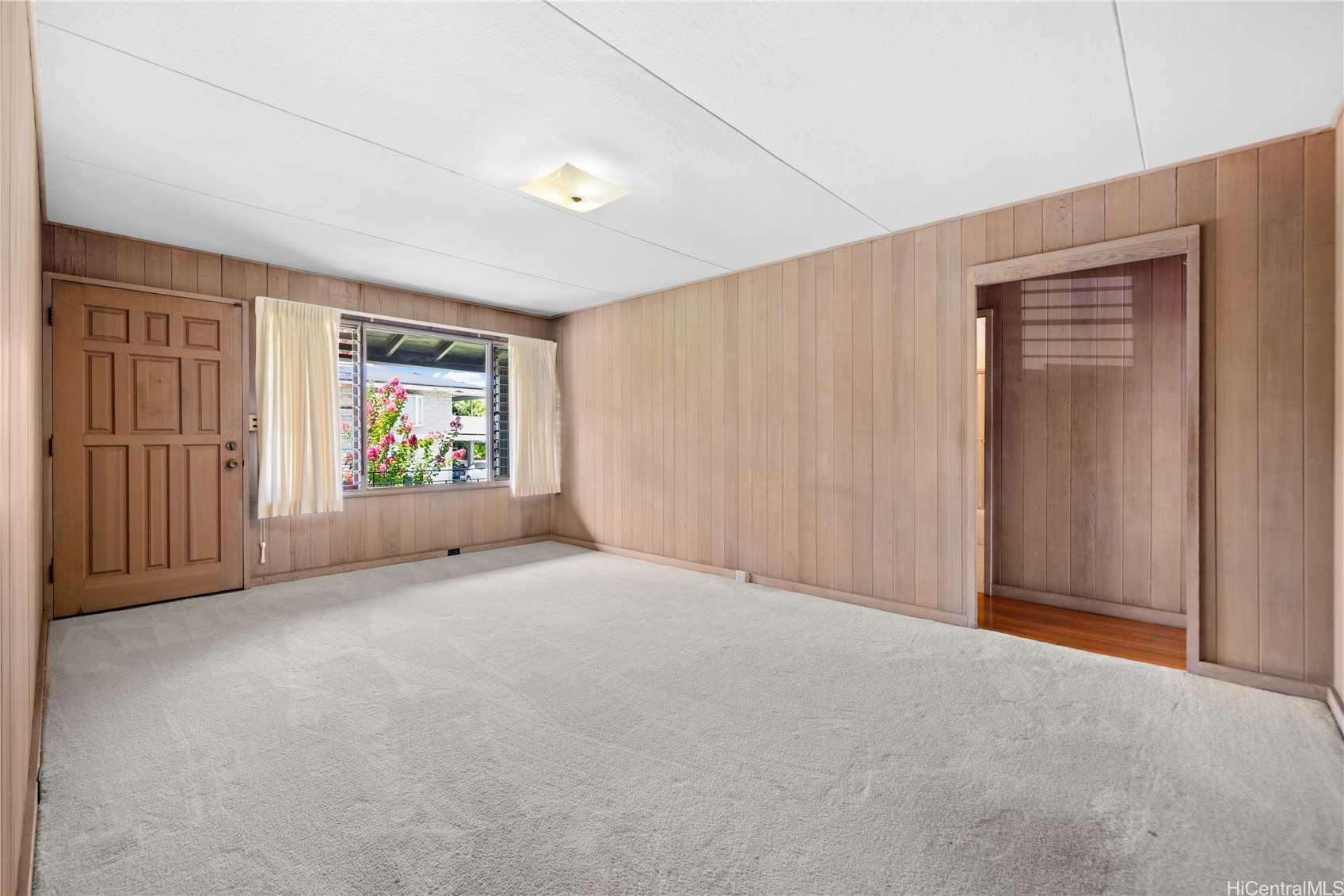 1018 2nd Avenue Property Photo 3