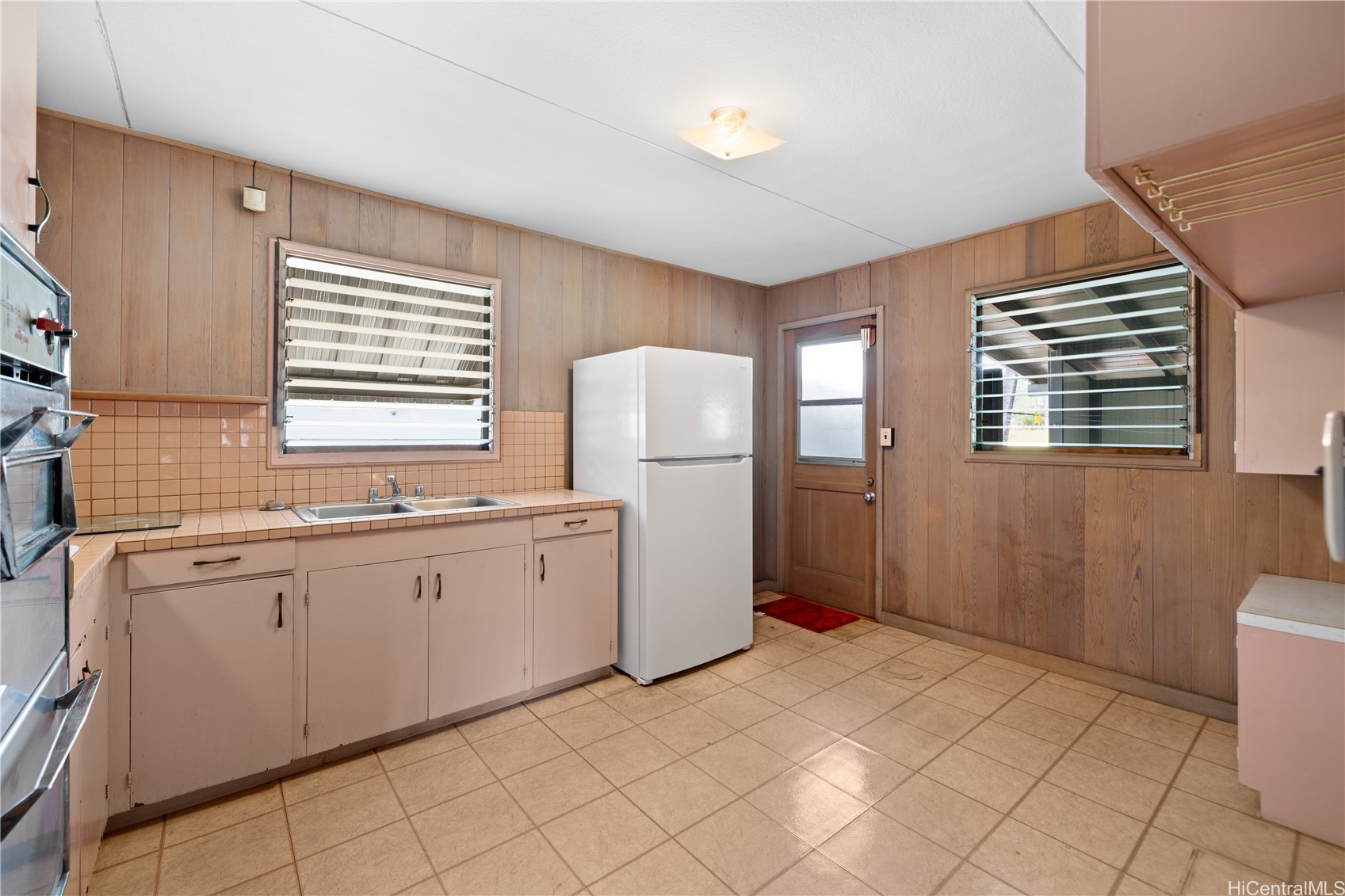 1018 2nd Avenue Property Photo 5