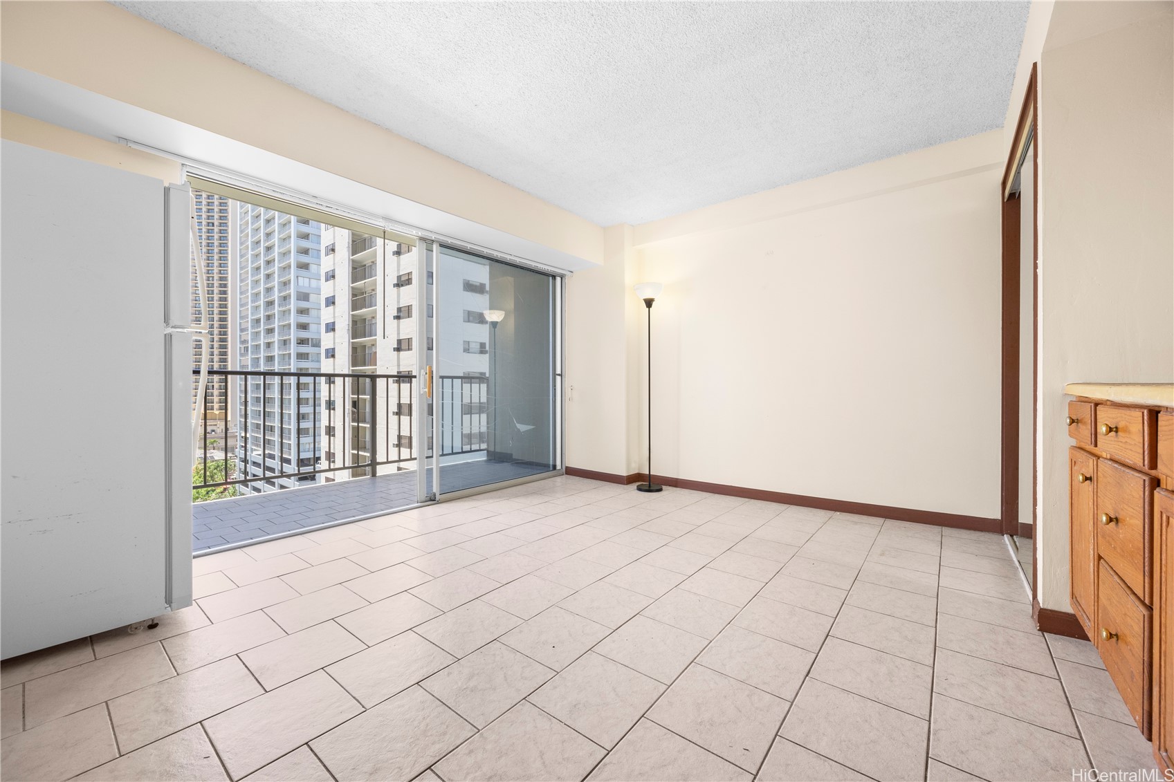2440 Kuhio Avenue 907 Property Photo 7