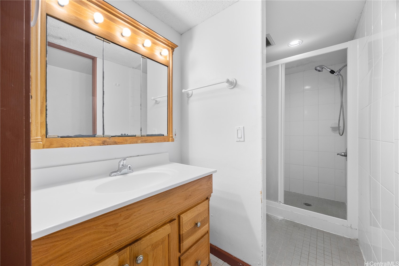2440 Kuhio Avenue 907 Property Photo 12