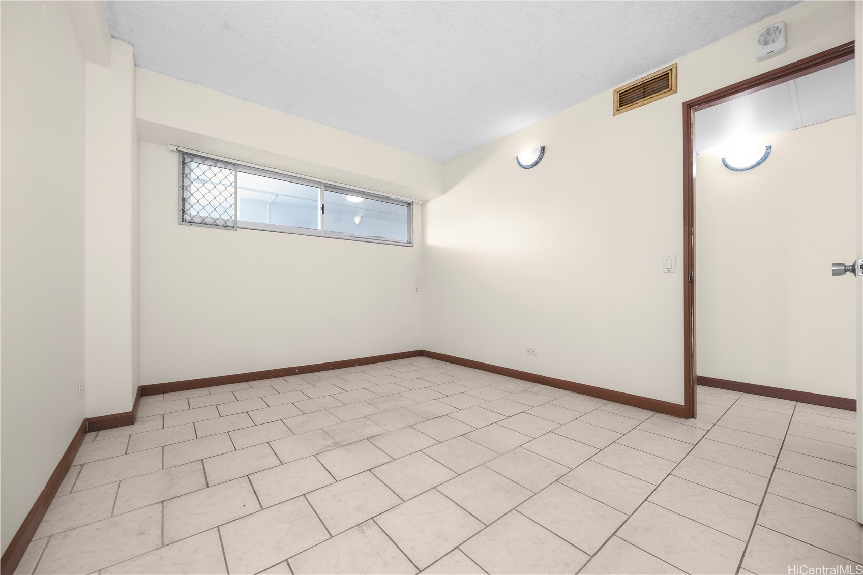2440 Kuhio Avenue 907 Property Photo 15