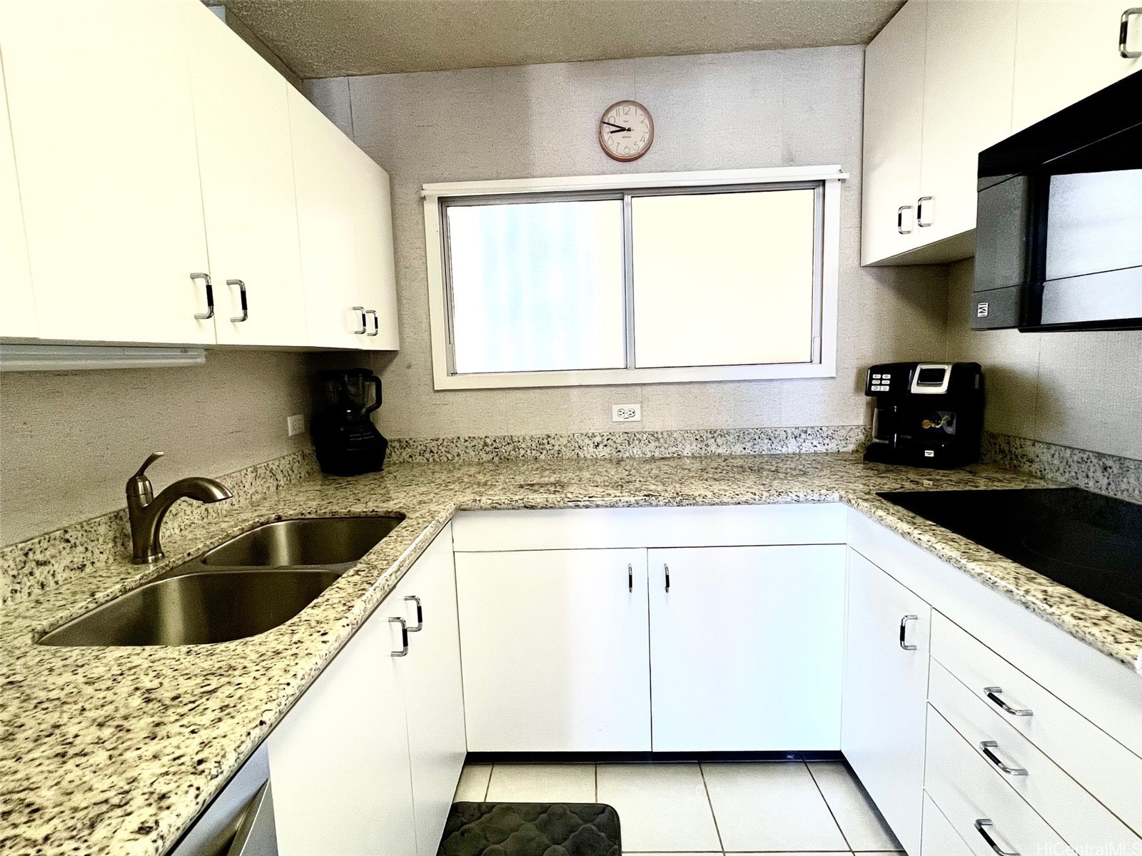469 Ena Road 2010 Property Photo 12