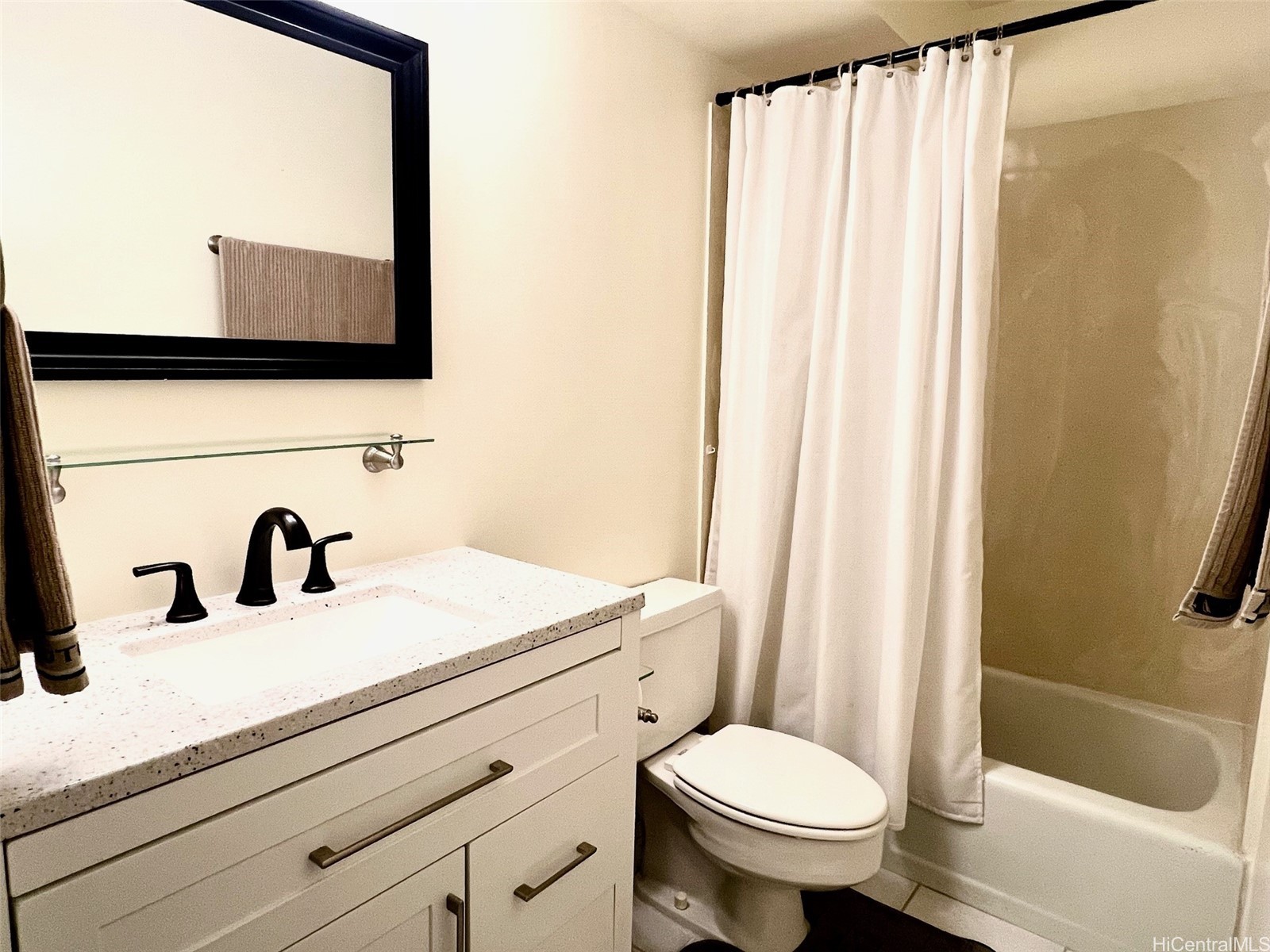 469 Ena Road 2010 Property Photo 16