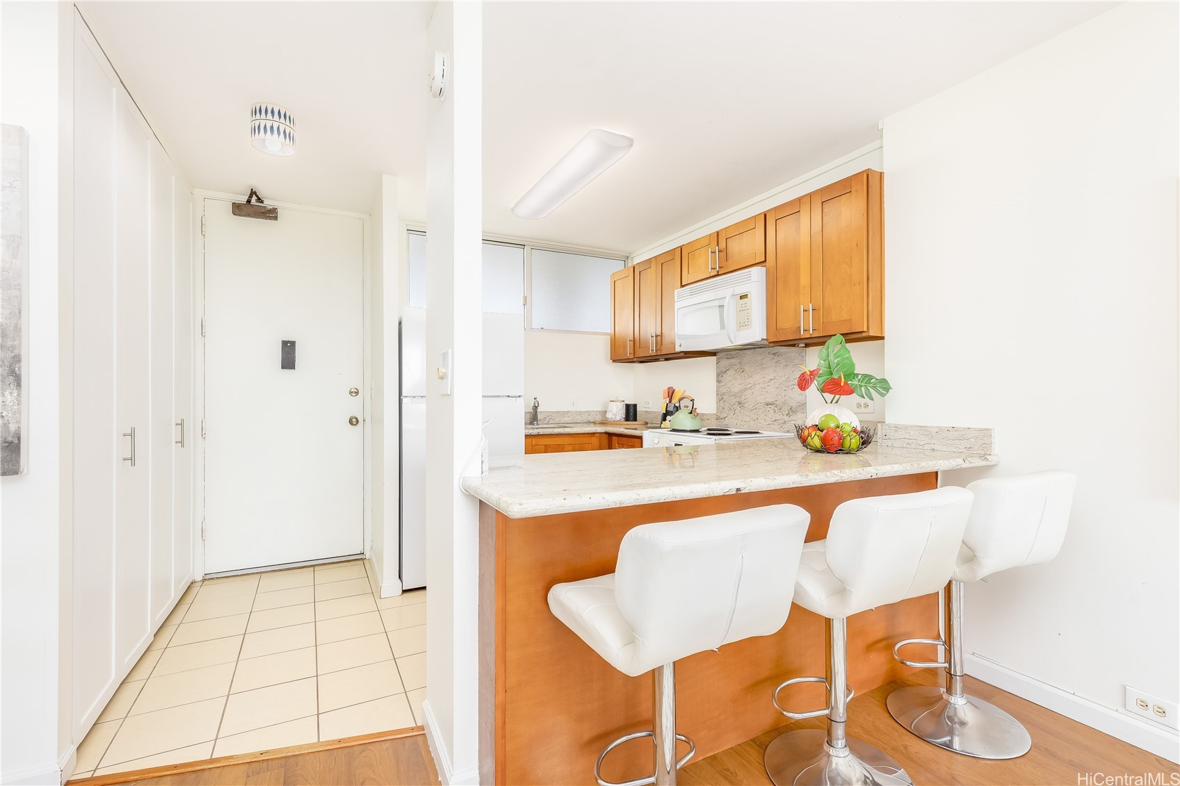 555 University Avenue 2606 Property Photo 6