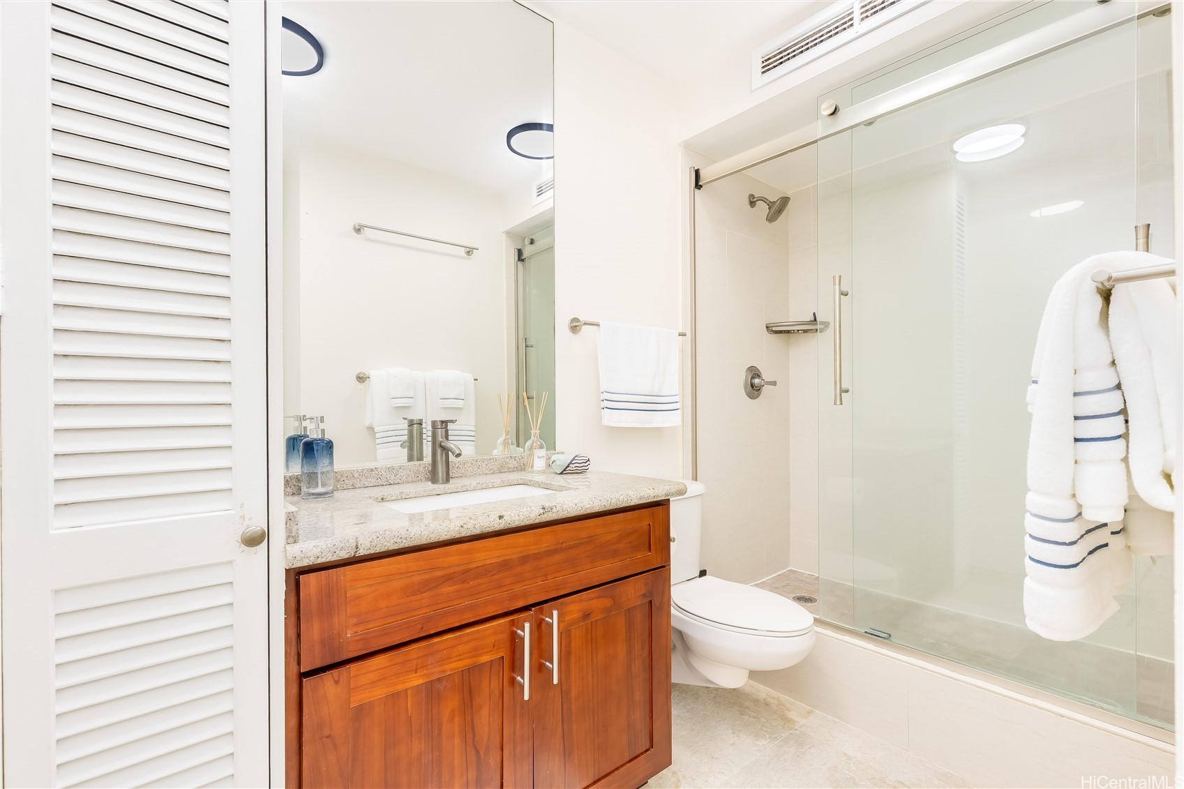 555 University Avenue 2606 Property Photo 11
