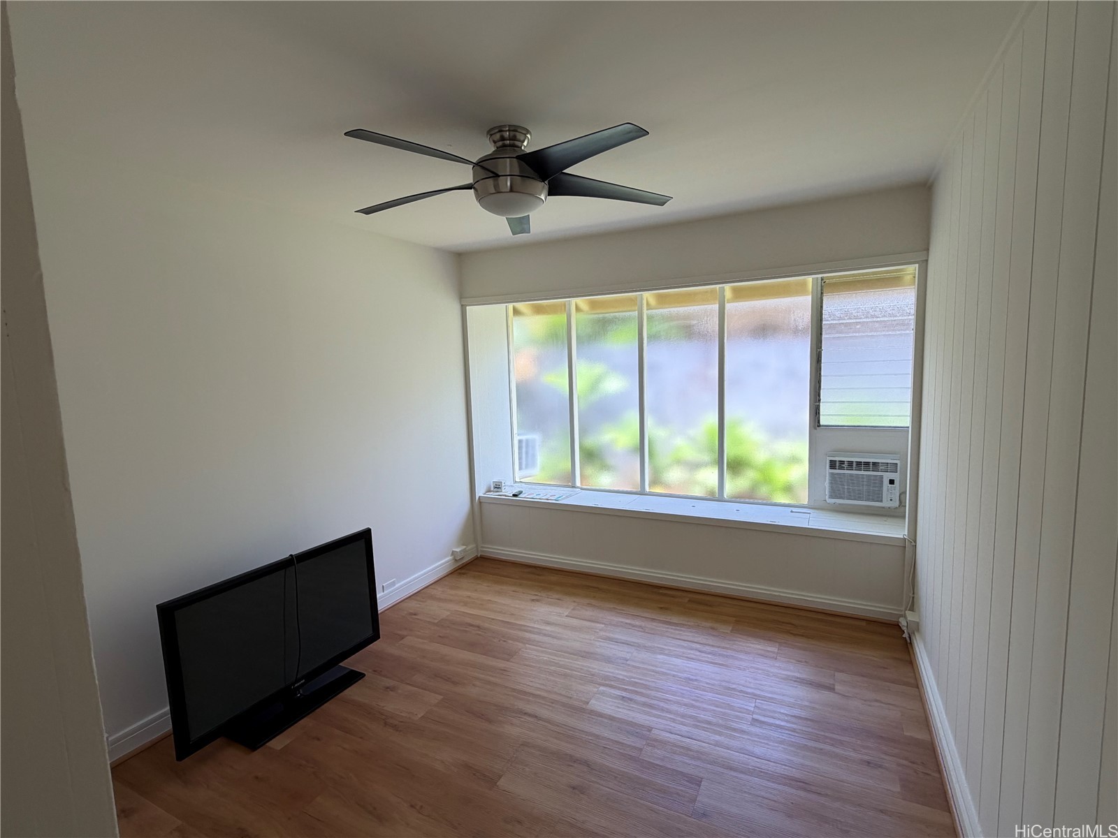 305 Halaki Street Property Photo 16