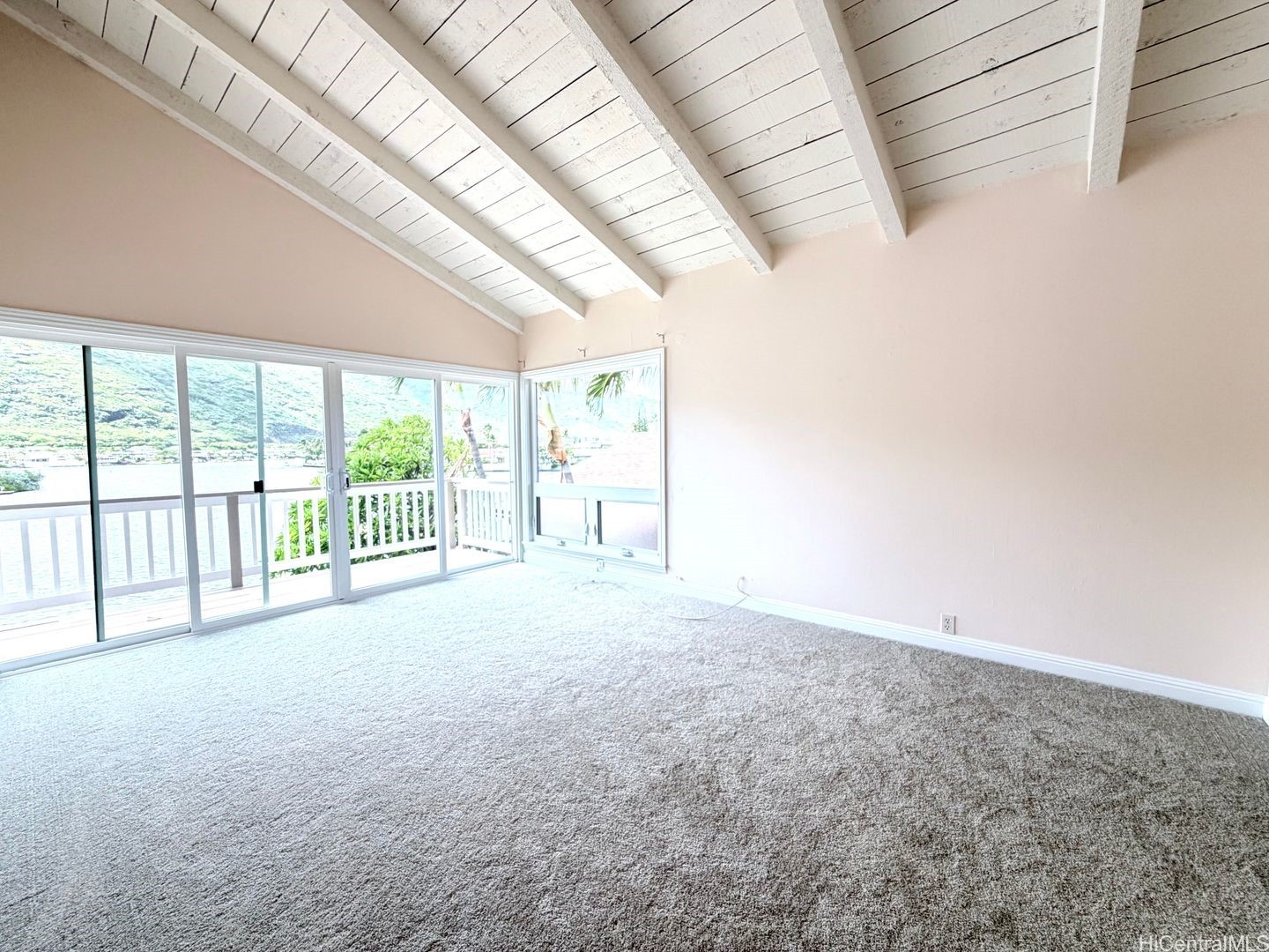 744 Kalanipuu Street Property Photo 6