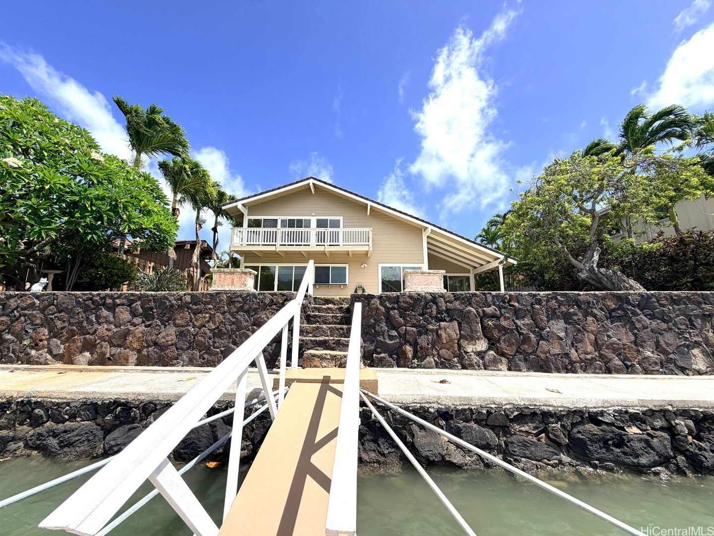 744 Kalanipuu Street Property Photo 8
