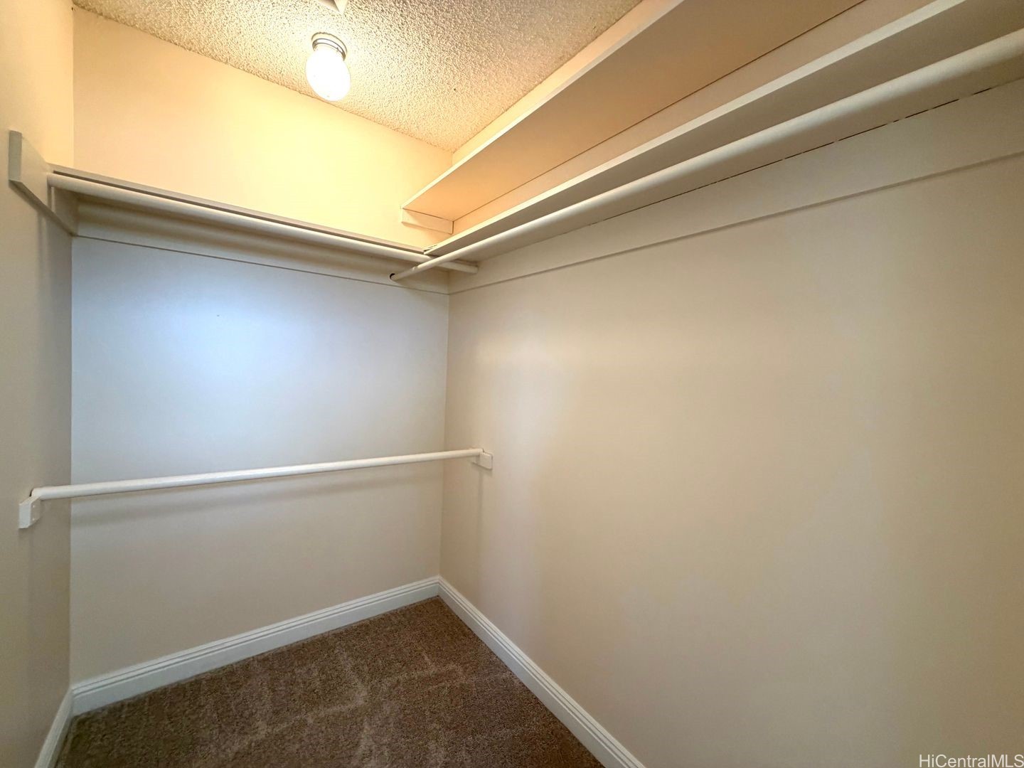 744 Kalanipuu Street Property Photo 11