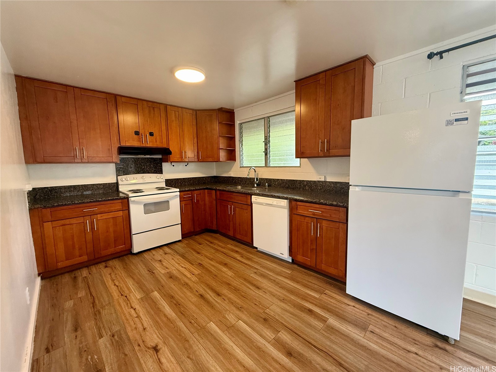 2826 Booth Road Upper Property Photo 2