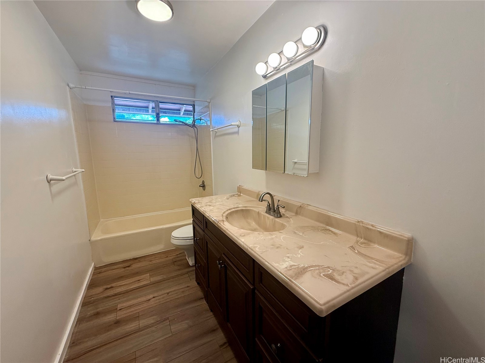 2826 Booth Road Upper Property Photo 8