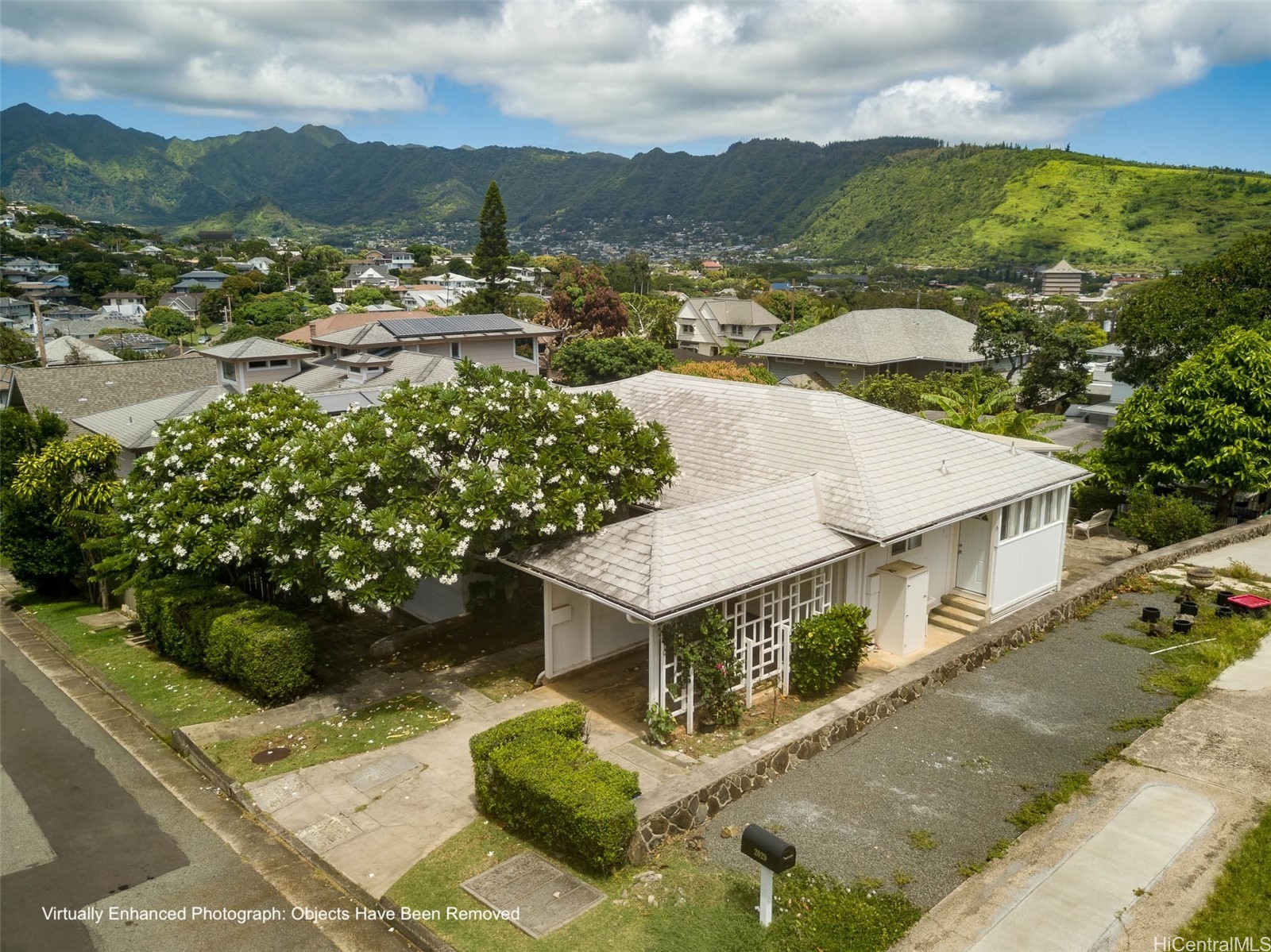 2035 Kakela Drive Property Photo 1