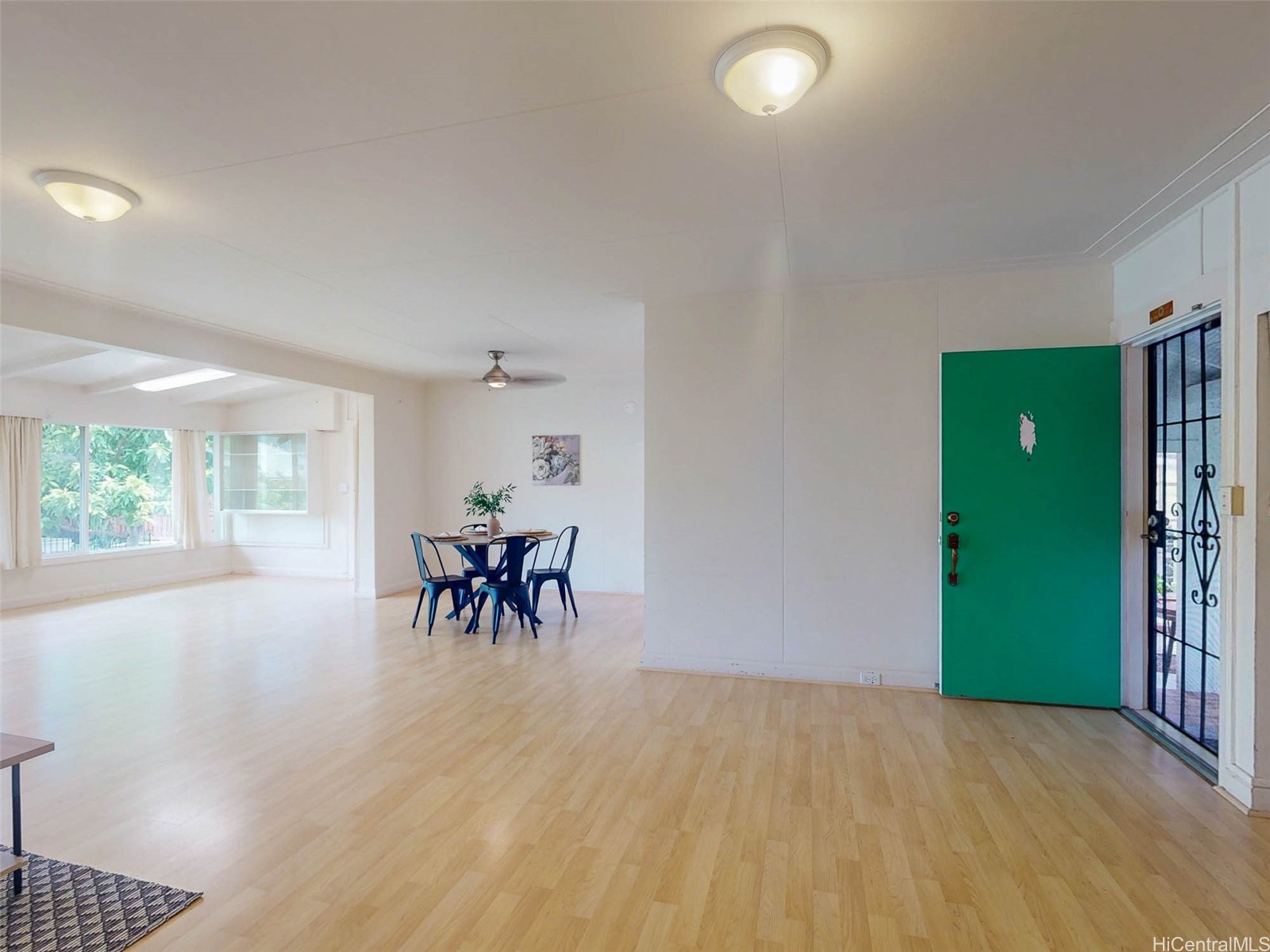 2035 Kakela Drive Property Photo 2