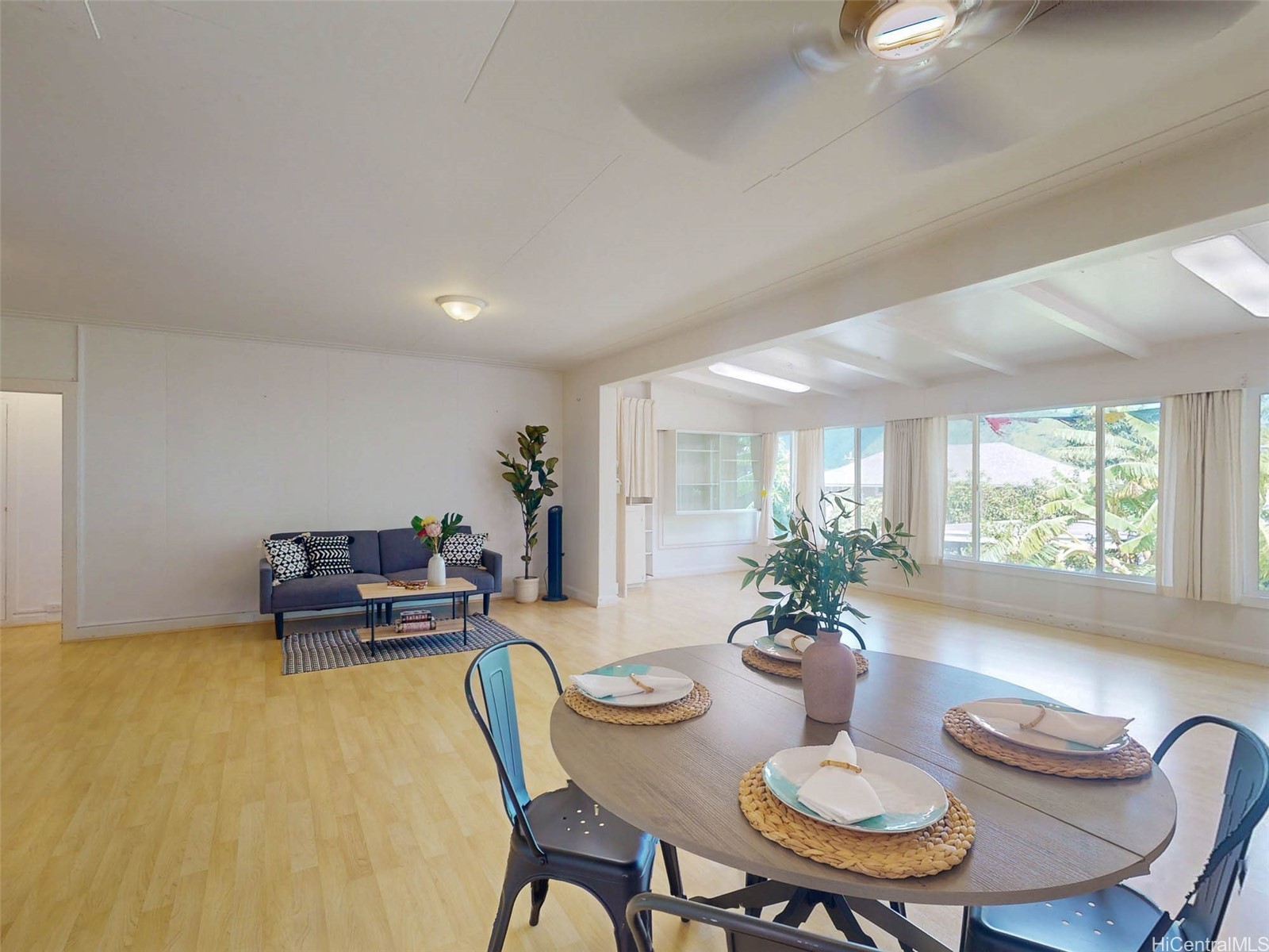 2035 Kakela Drive Property Photo 3