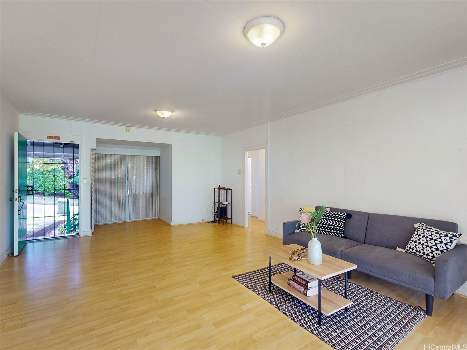 2035 Kakela Drive Property Photo 4