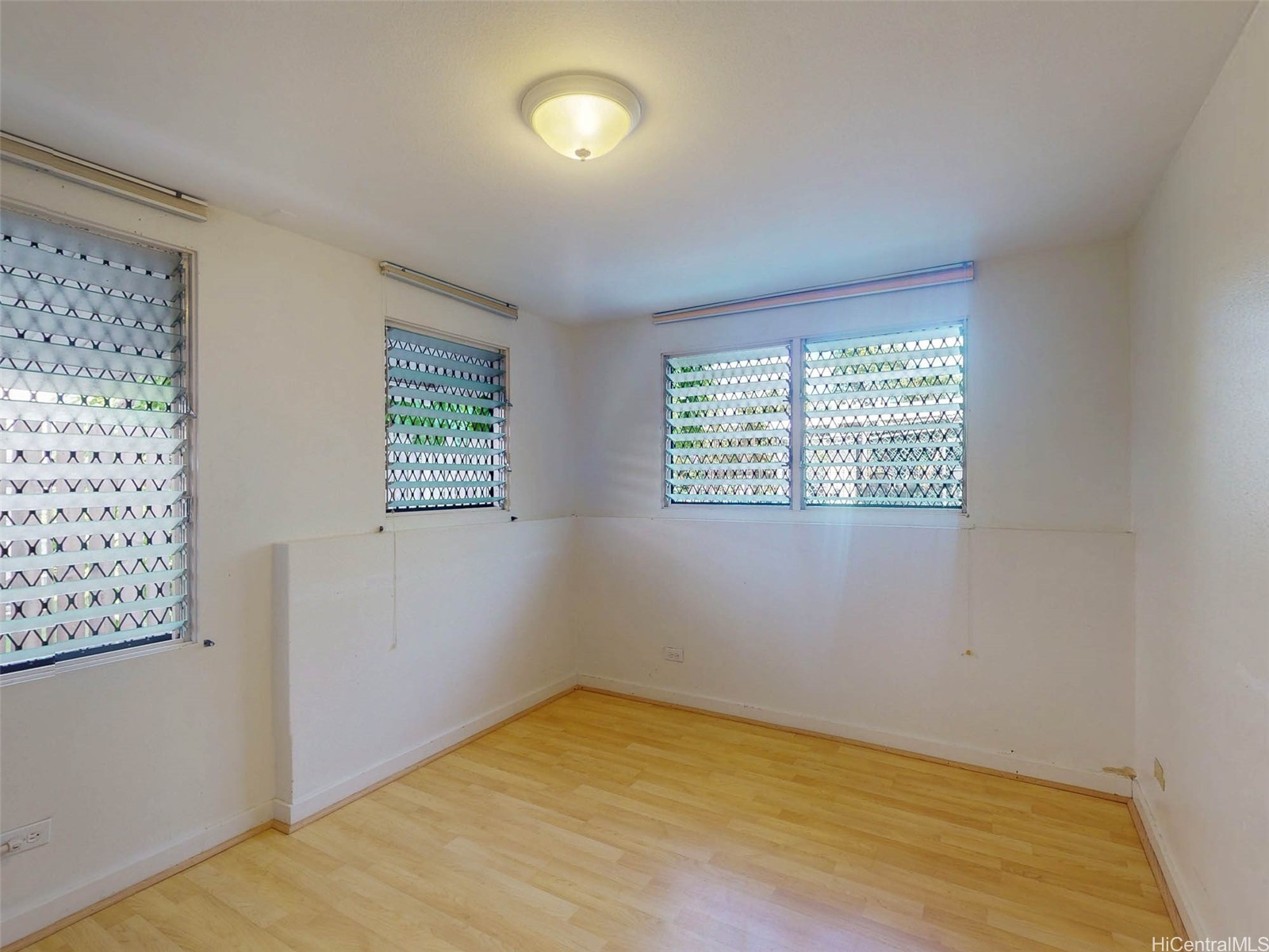 2035 Kakela Drive Property Photo 13