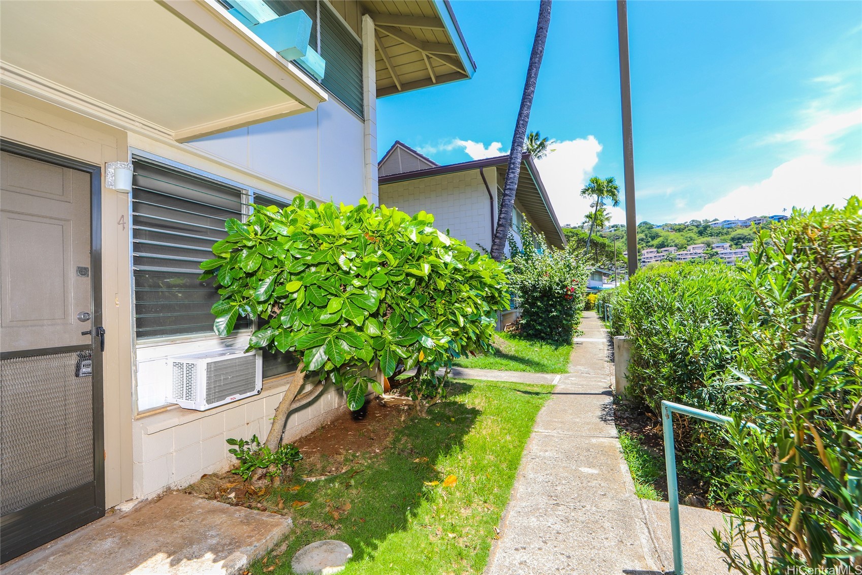 4952 Kilauea Avenue 82 Property Photo 1