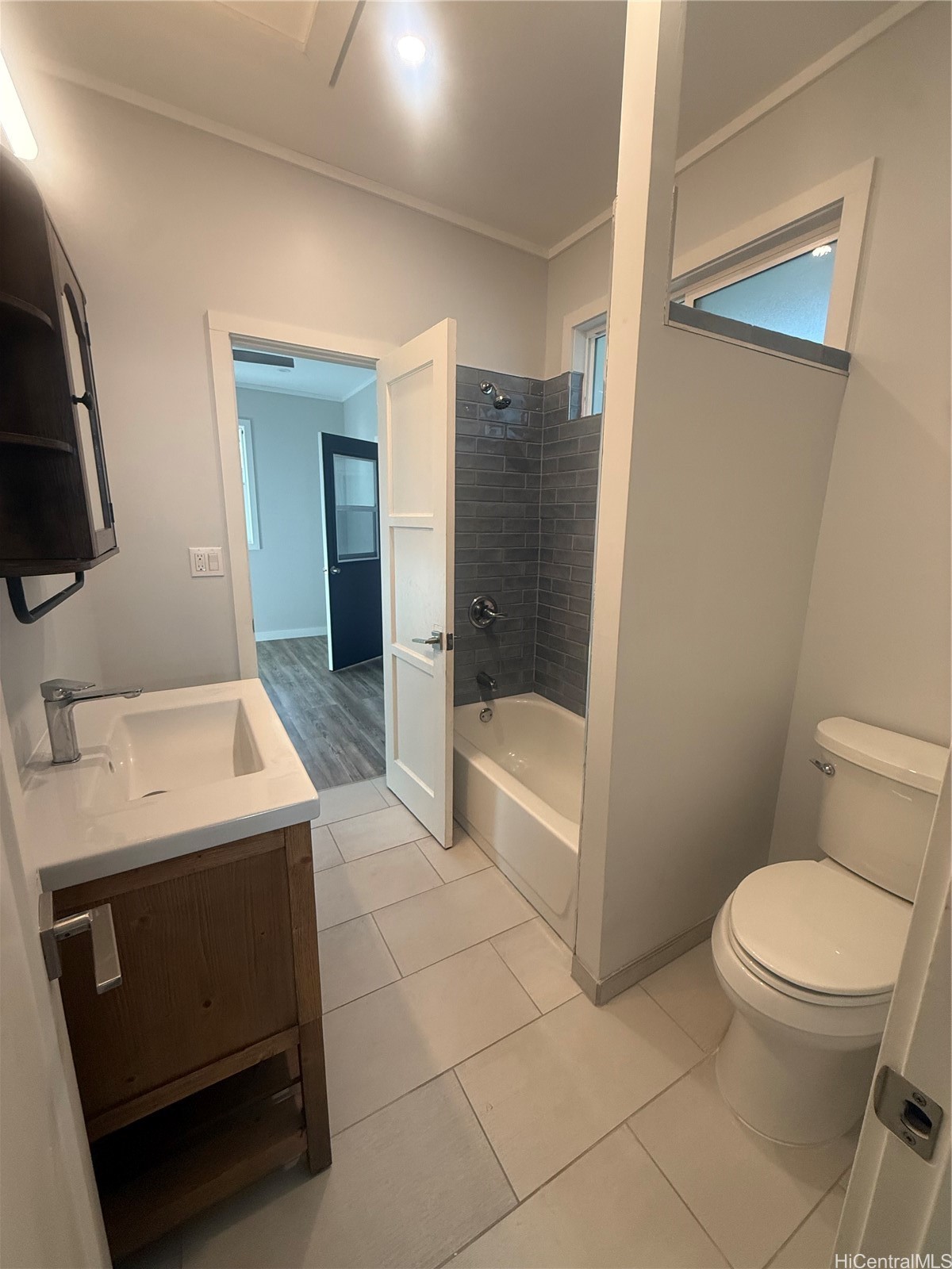 35 S Kuakini Street D Property Photo 10