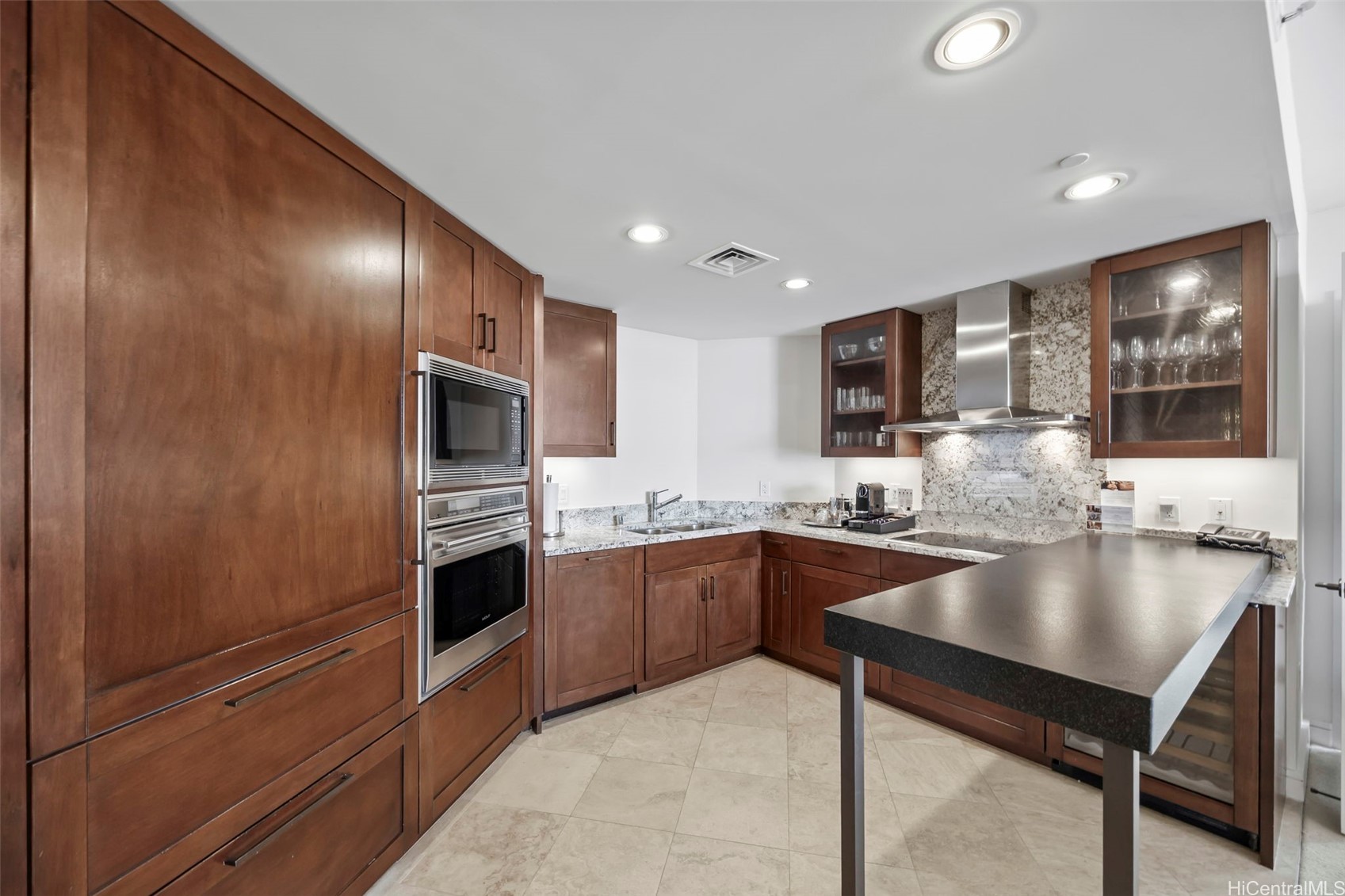 223 Saratoga Road 2508 Property Photo 11