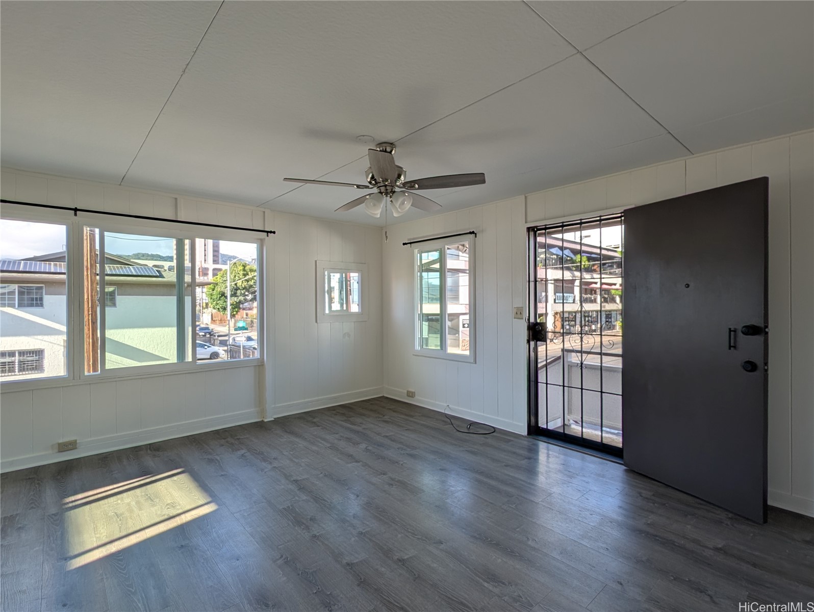1267 Rycroft Street Property Photo 3