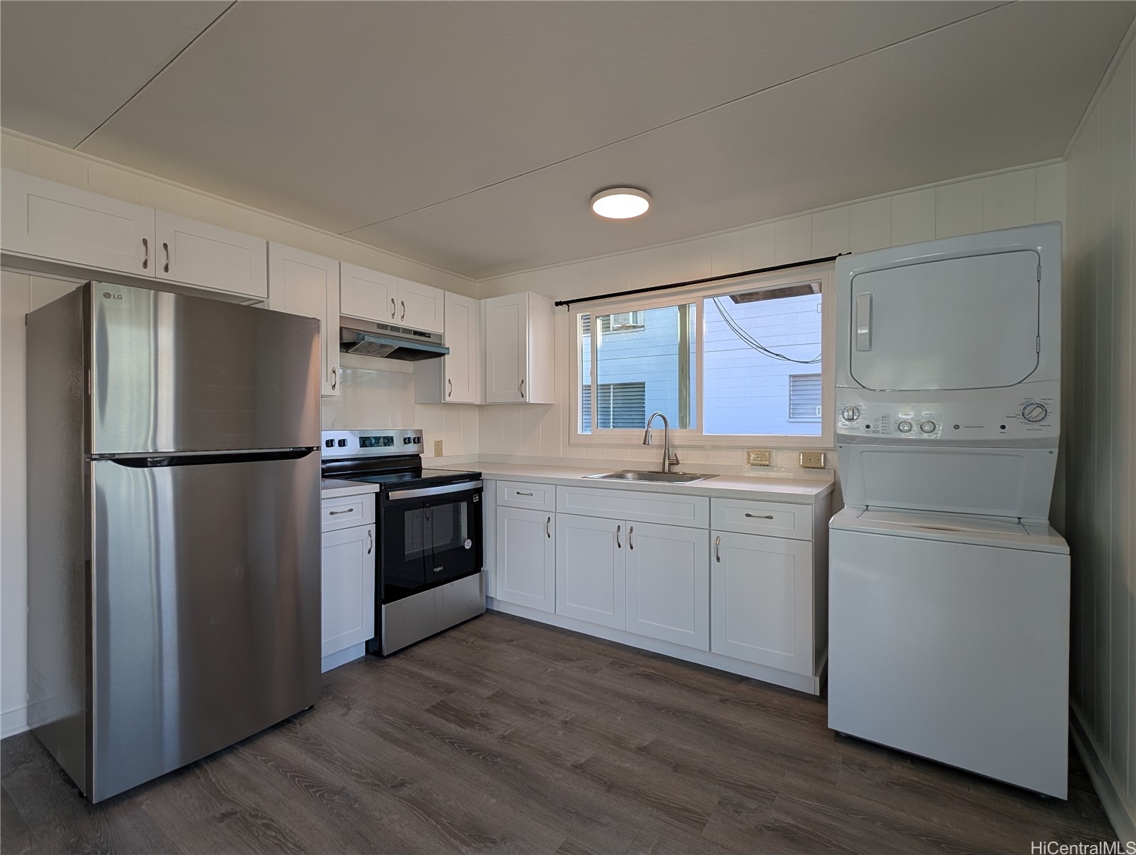1267 Rycroft Street Property Photo 4