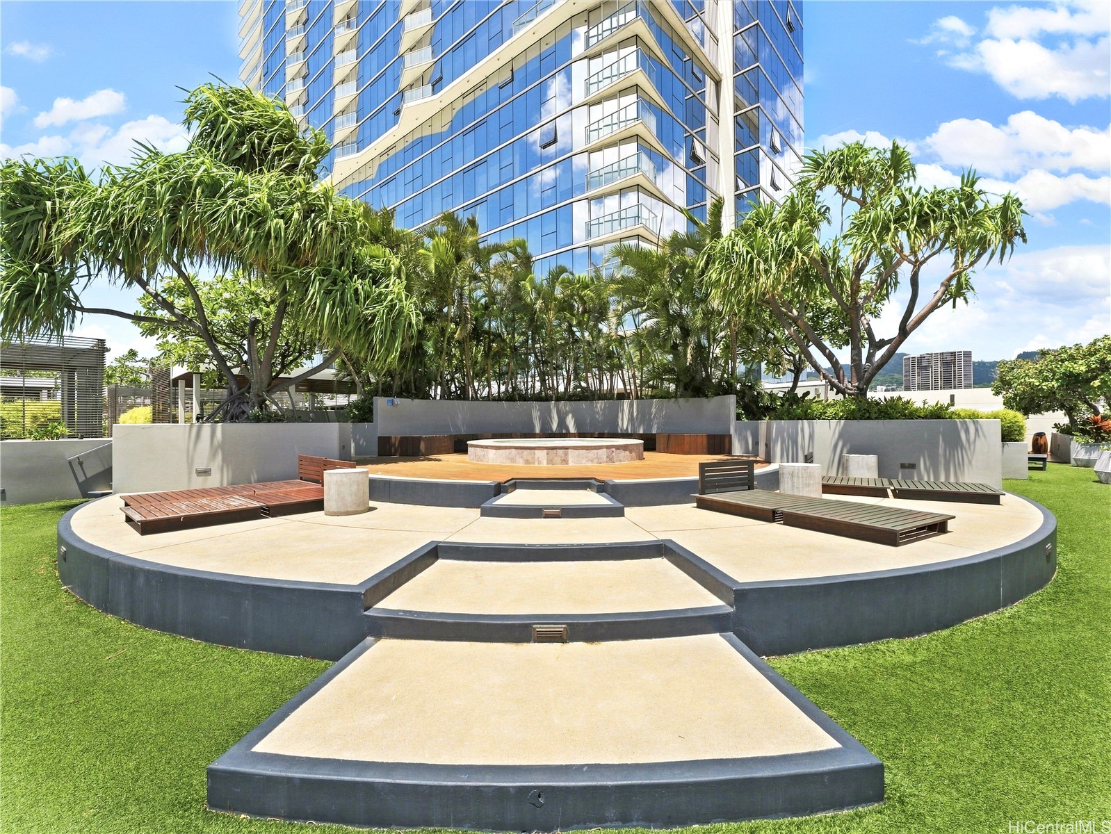 888 Kapiolani Boulevard 2002 Property Photo 9