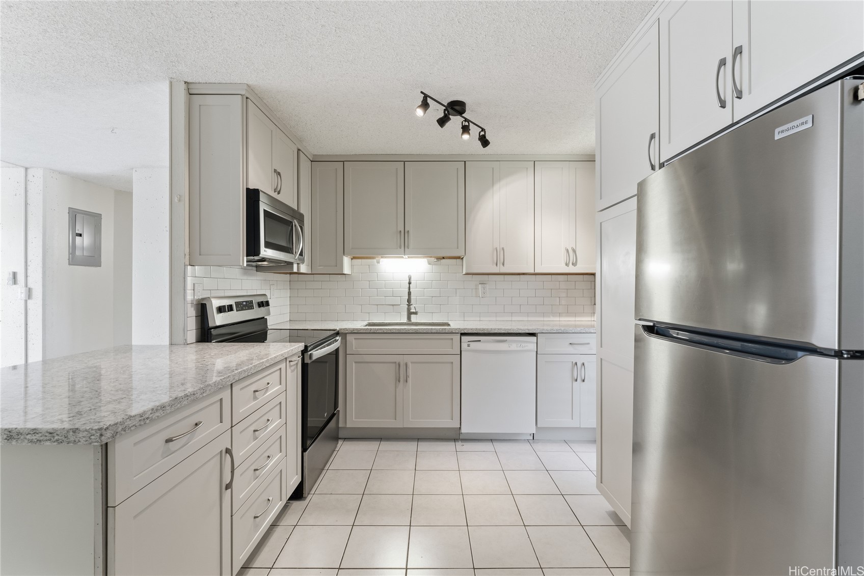 95-2043 Waikalani Place A205 Property Photo 1