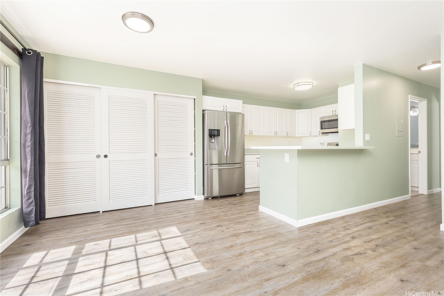 565 Mananai Place 27e Property Photo 5