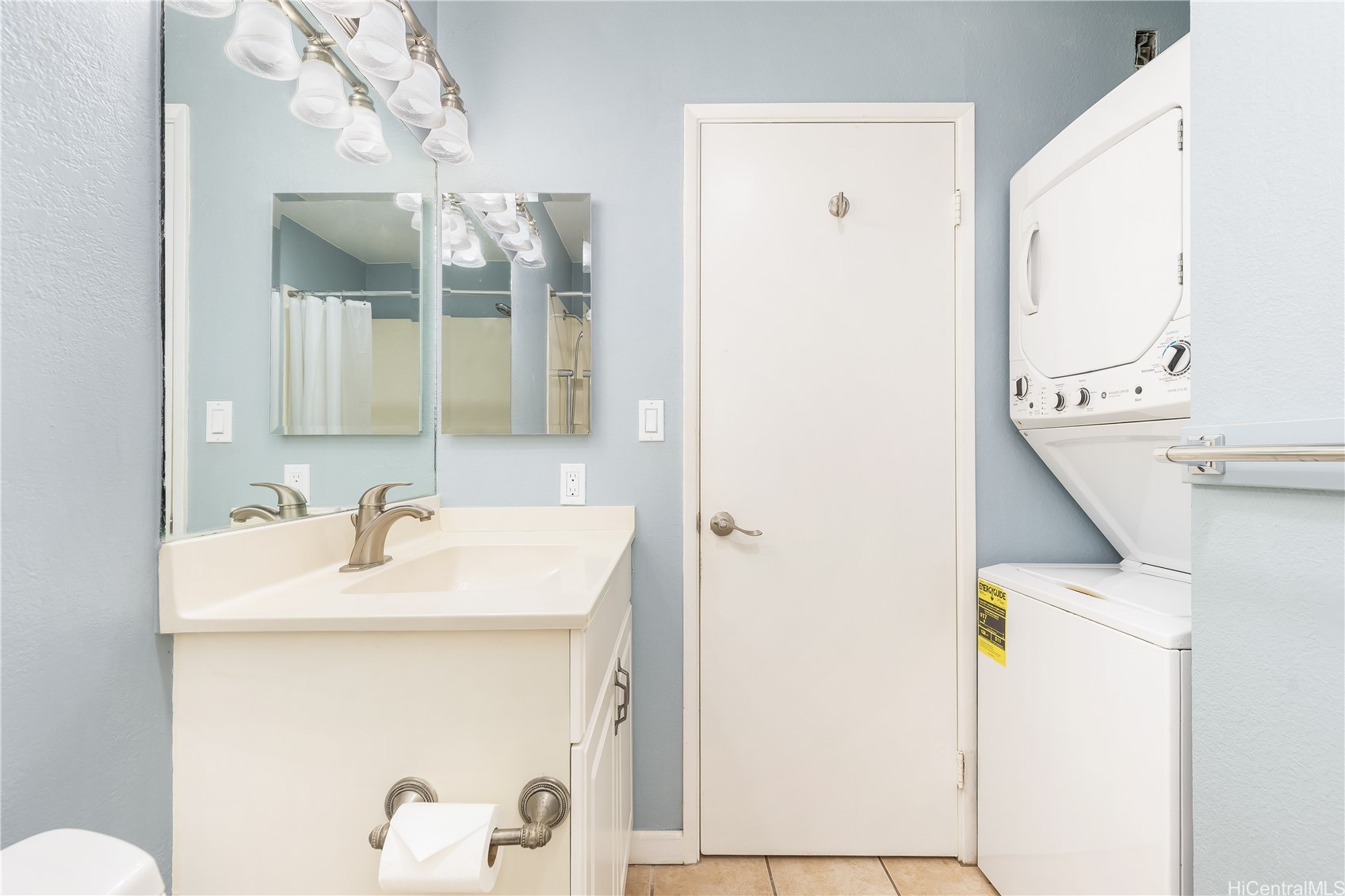 565 Mananai Place 27e Property Photo 9