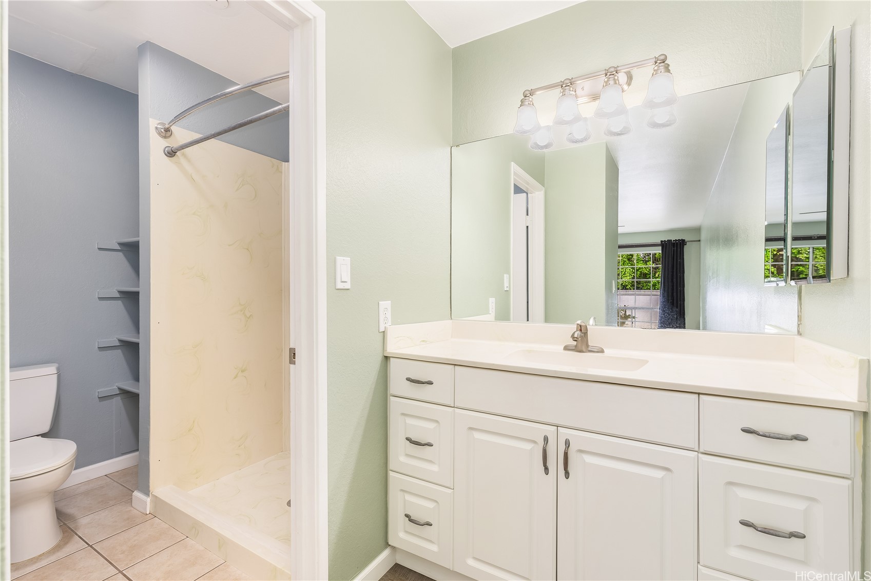 565 Mananai Place 27e Property Photo 13