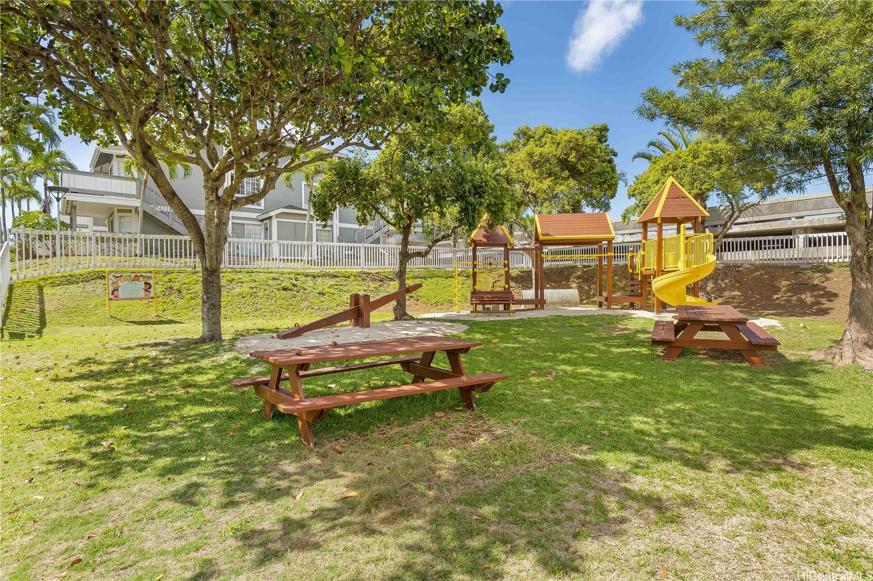 565 Mananai Place 27e Property Photo 25