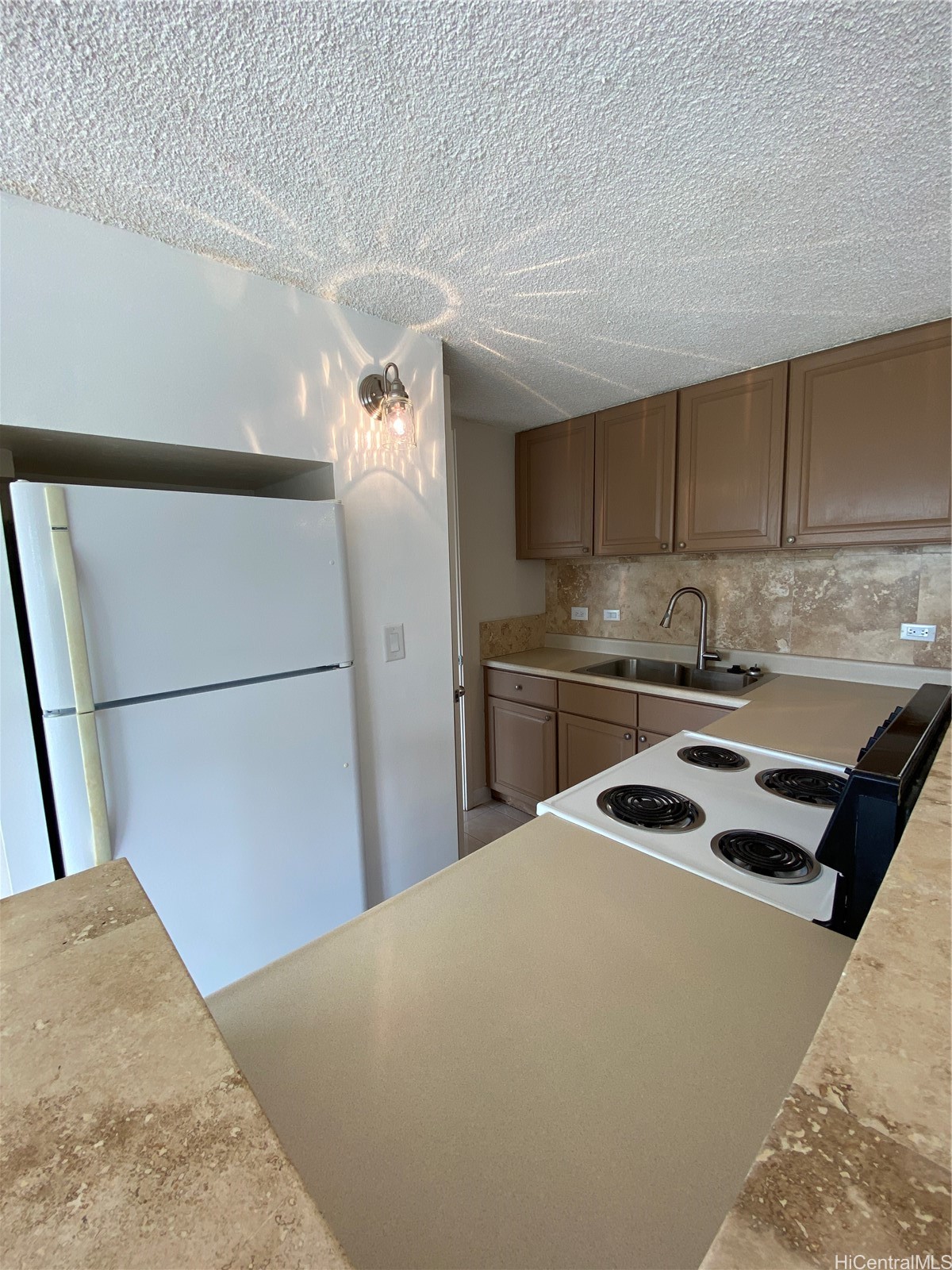 2525 Date Street 1305 Property Photo 3