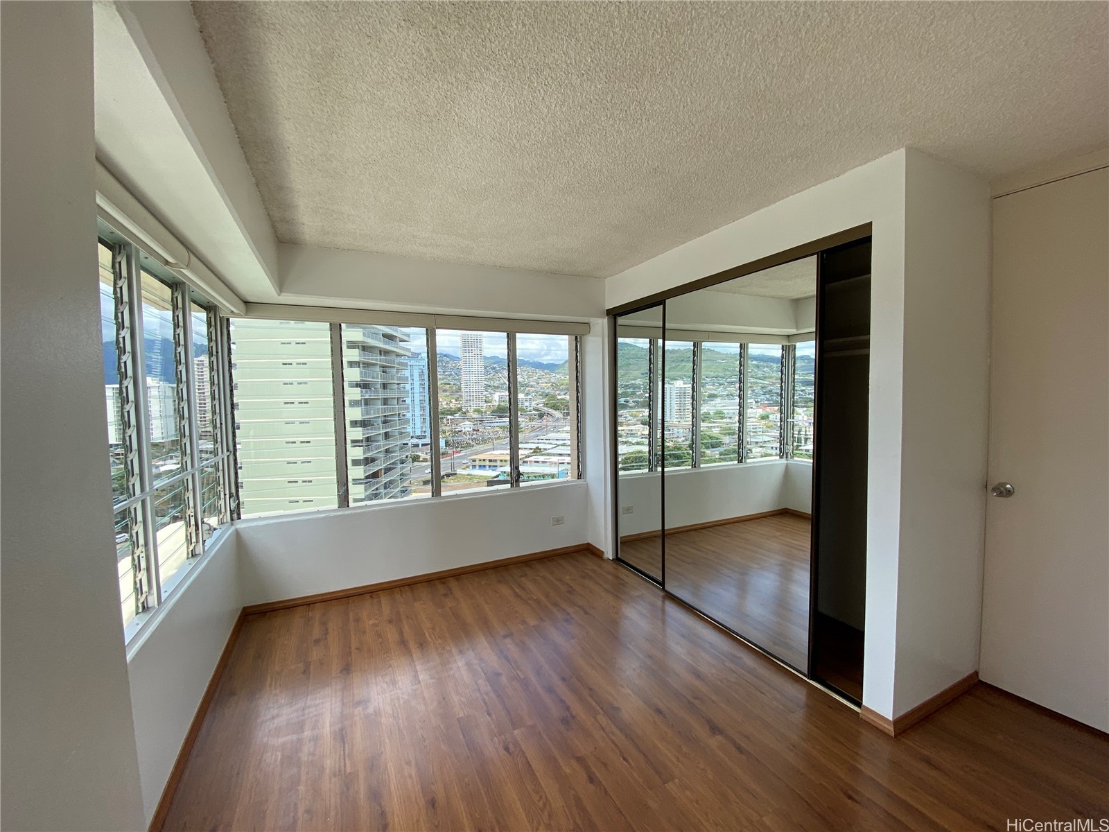 2525 Date Street 1305 Property Photo 4