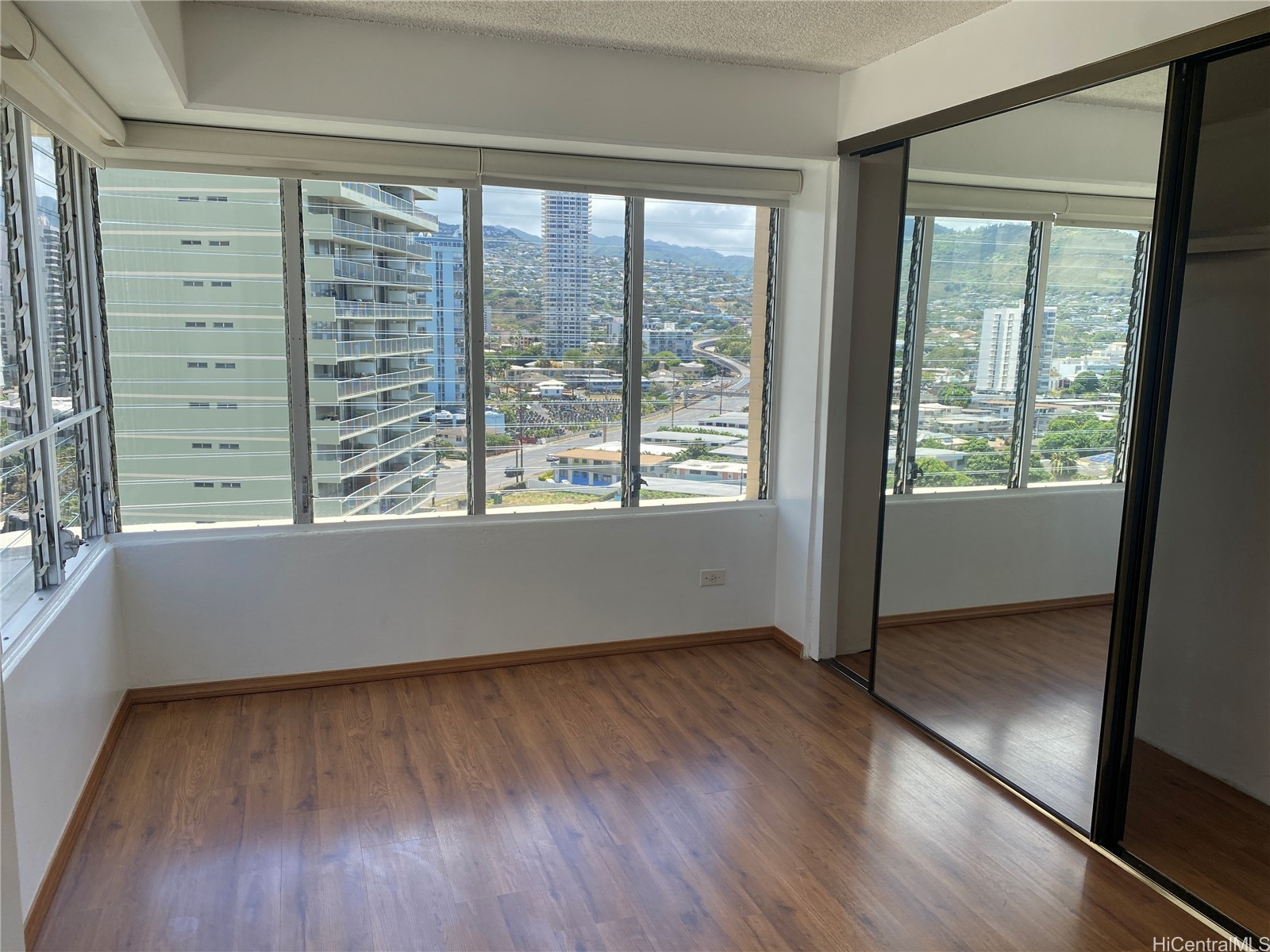 2525 Date Street 1305 Property Photo 5