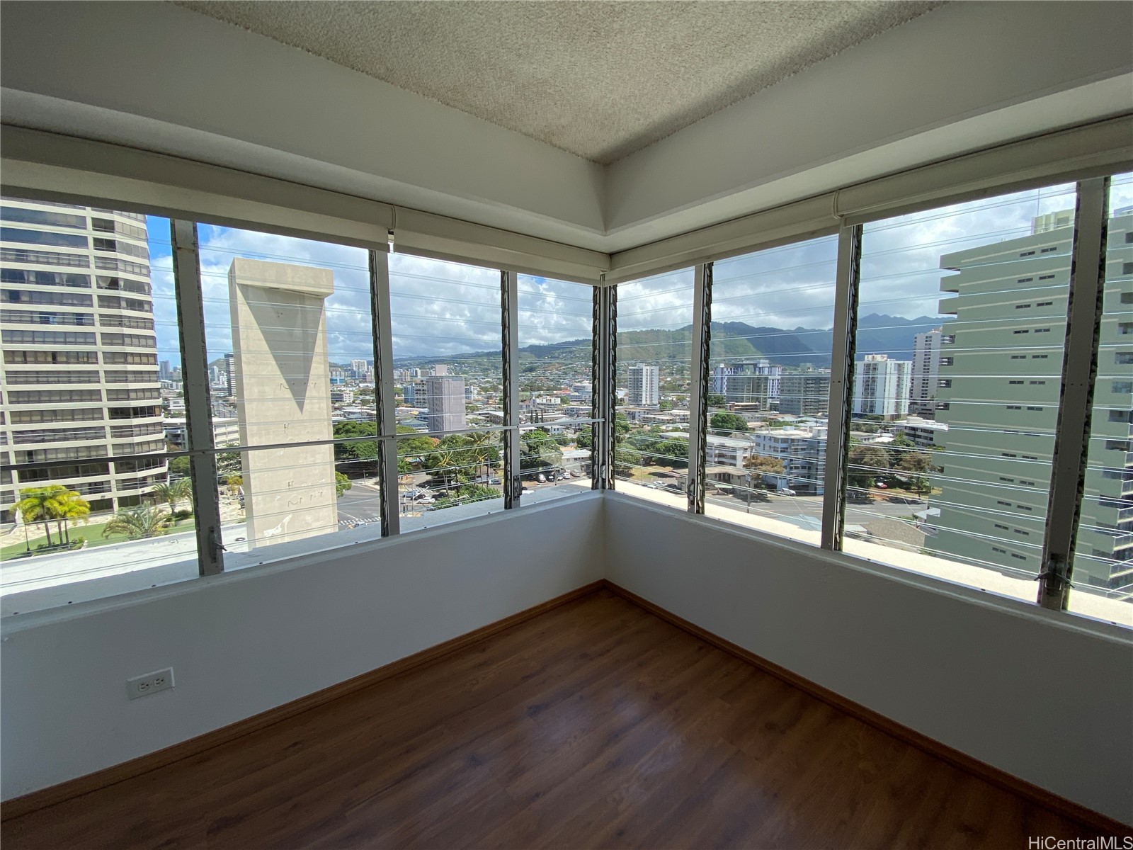 2525 Date Street 1305 Property Photo 6