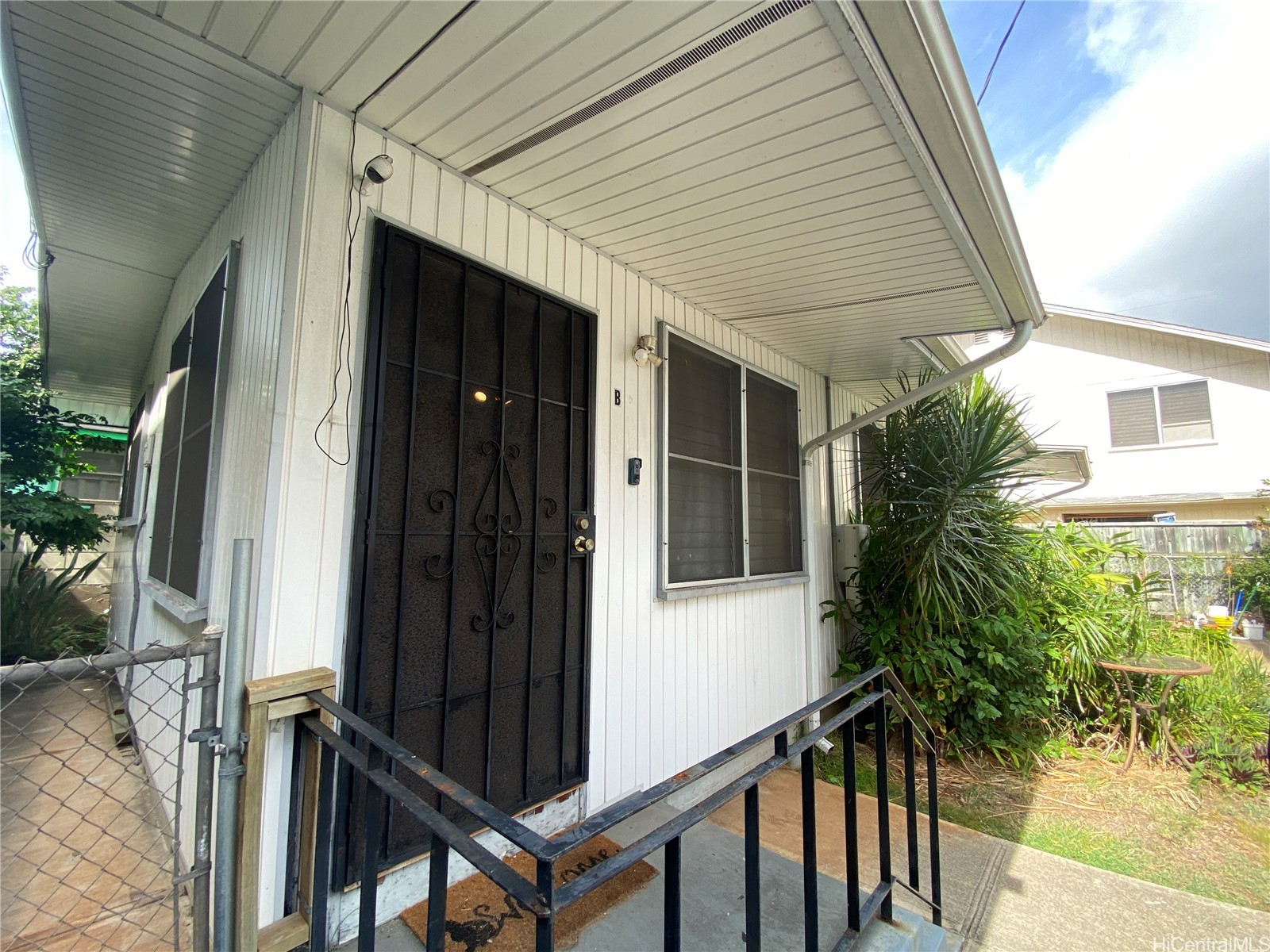 718 Hoawa Street B Property Photo 1
