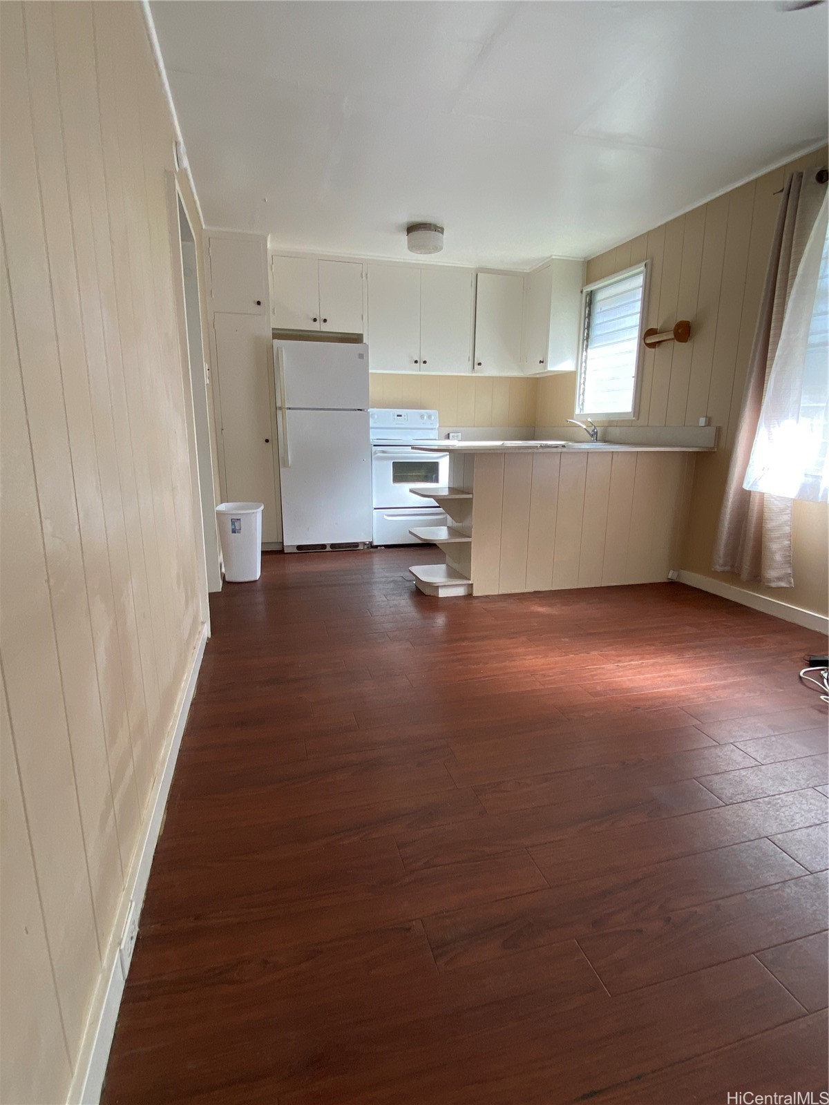 718 Hoawa Street B Property Photo 2