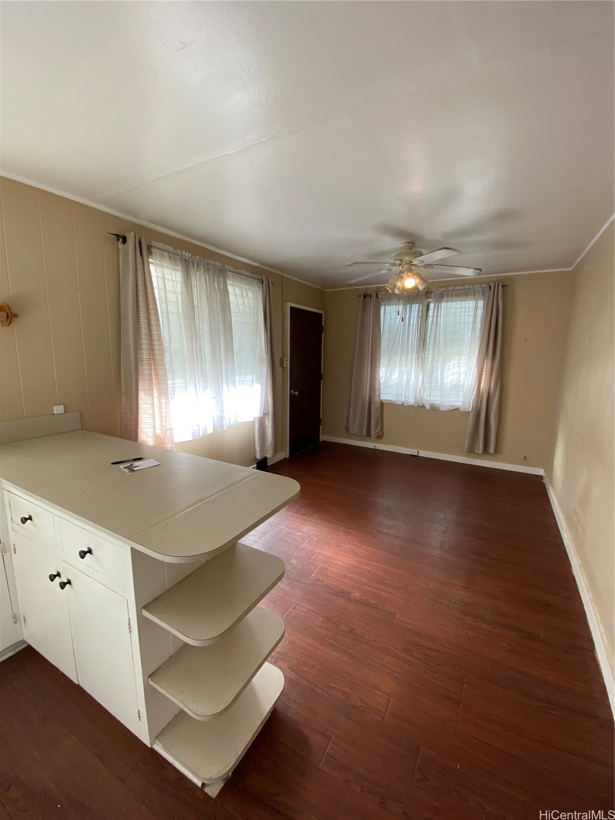 718 Hoawa Street B Property Photo 3