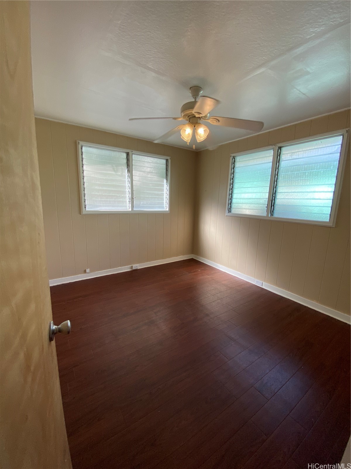 718 Hoawa Street B Property Photo 4
