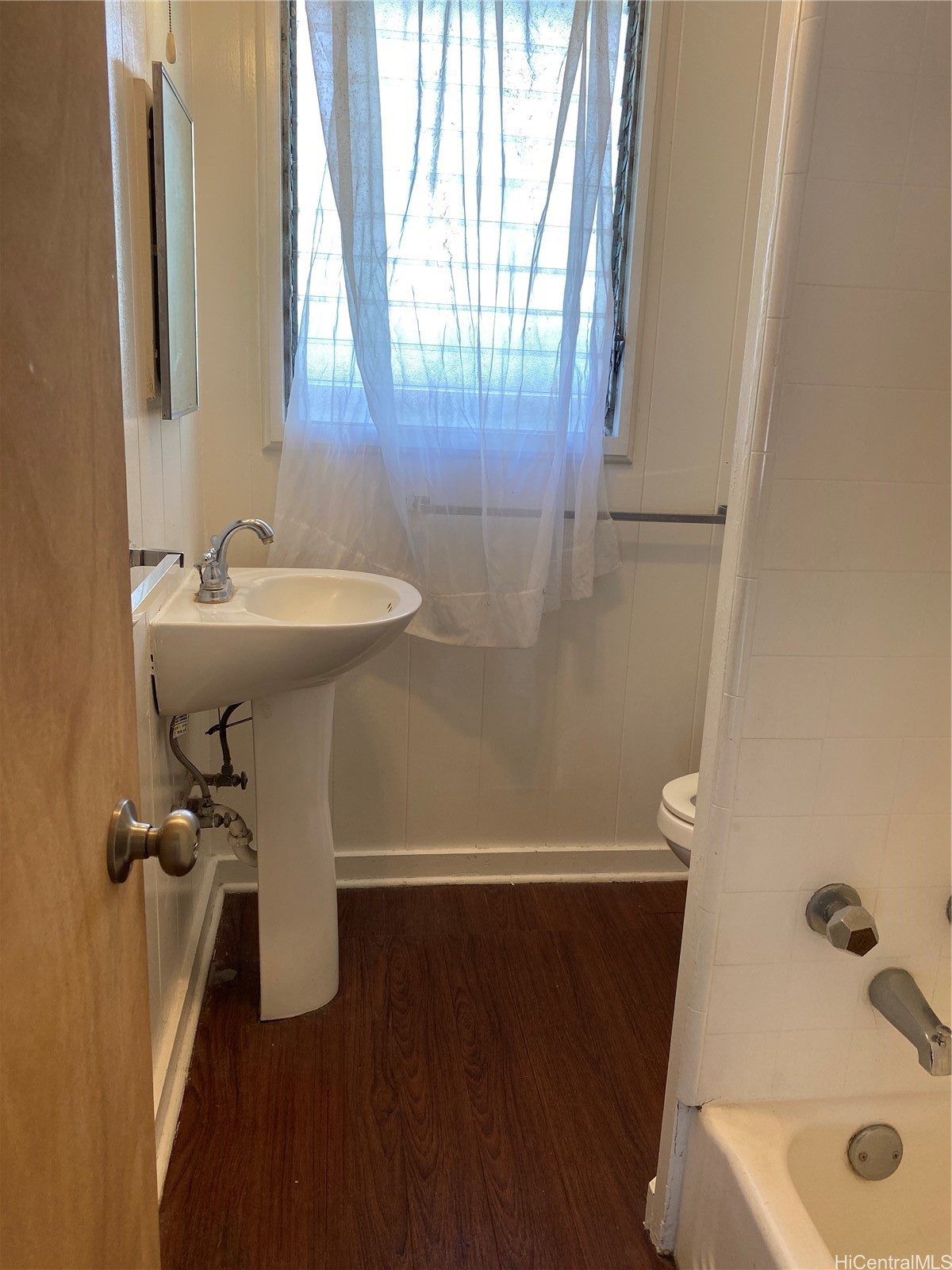 718 Hoawa Street B Property Photo 5