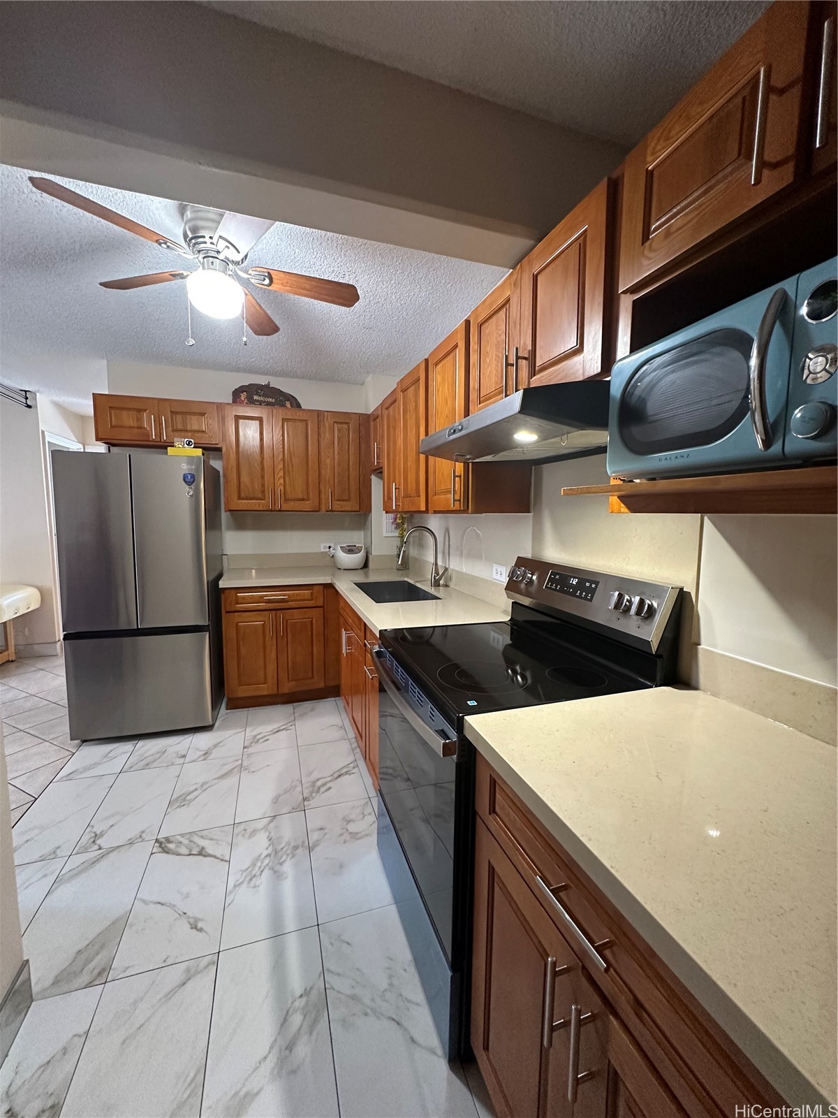 1440 Ward Avenue 301 Property Photo 2