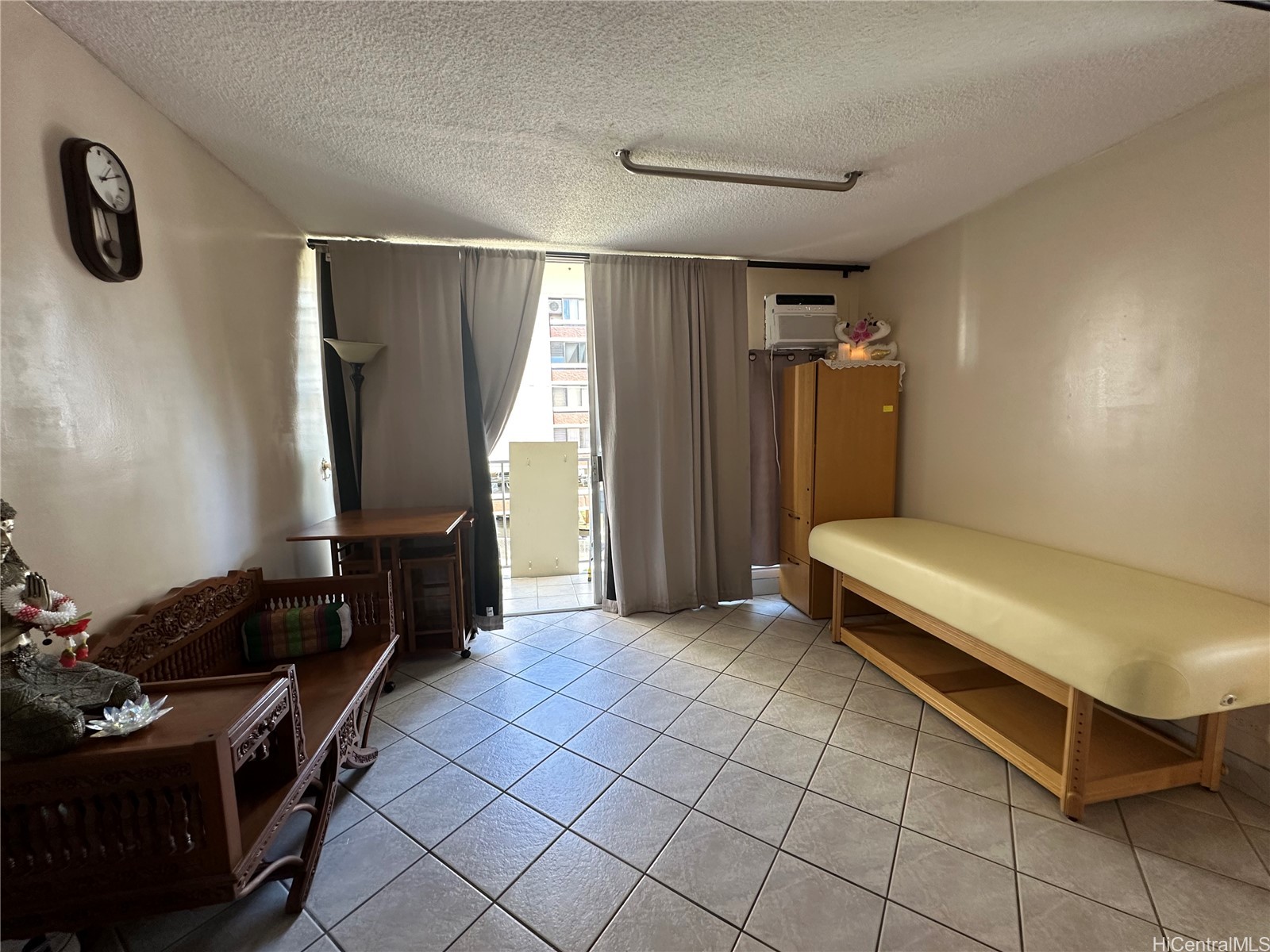 1440 Ward Avenue 301 Property Photo 3