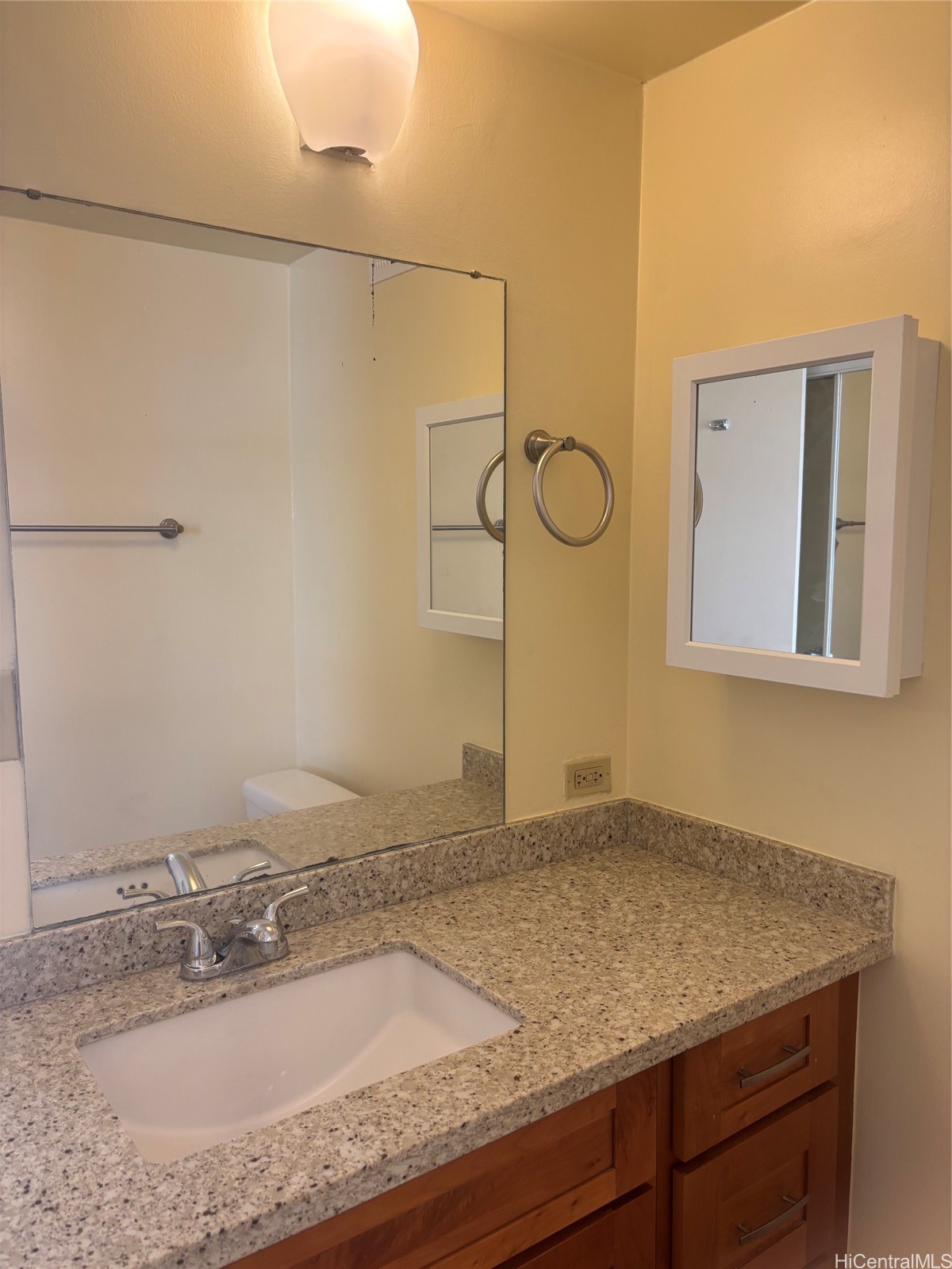 780 Amana Street 605 Property Photo 6