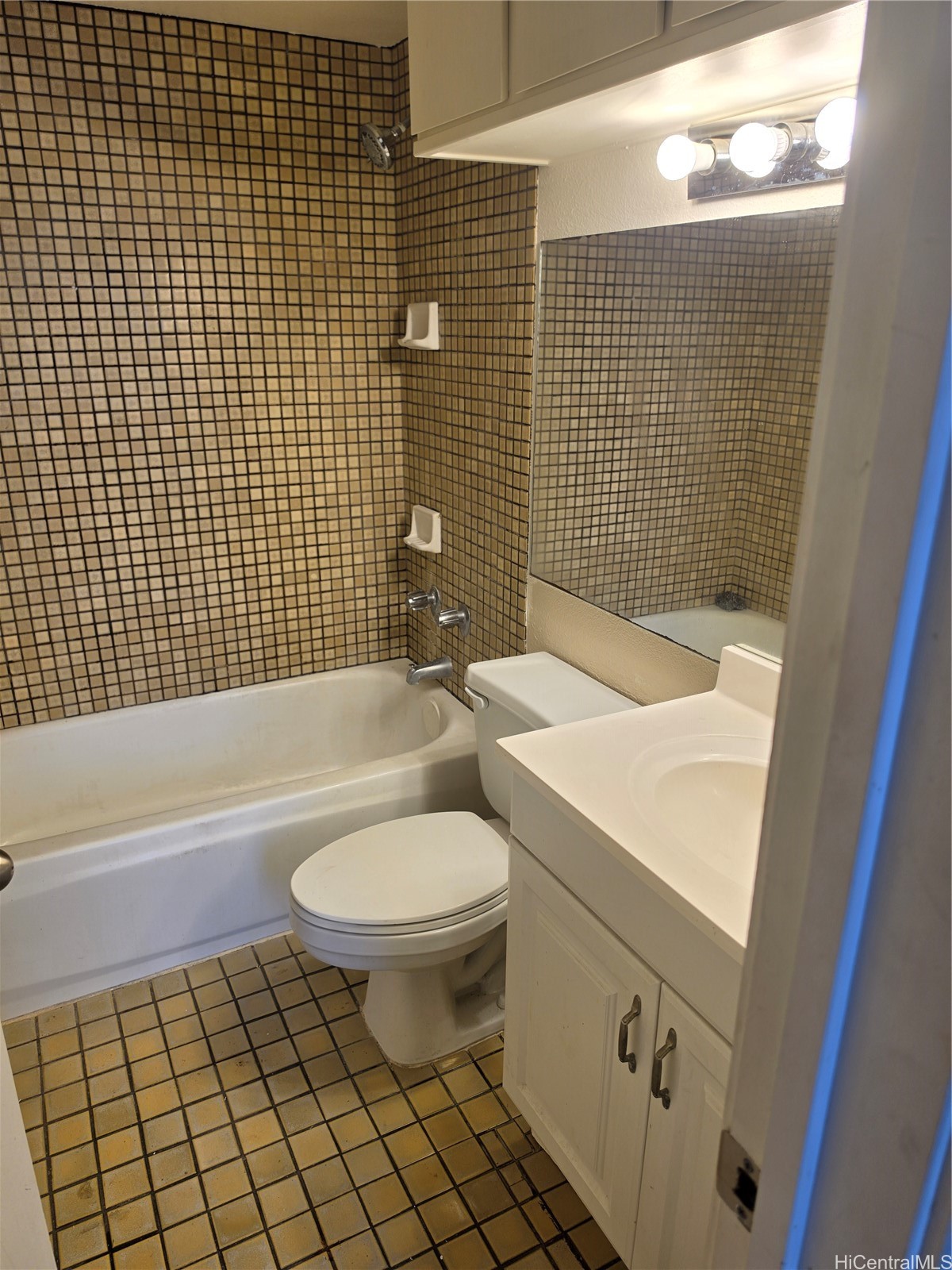 2100 Date Street 2007 Property Photo 4